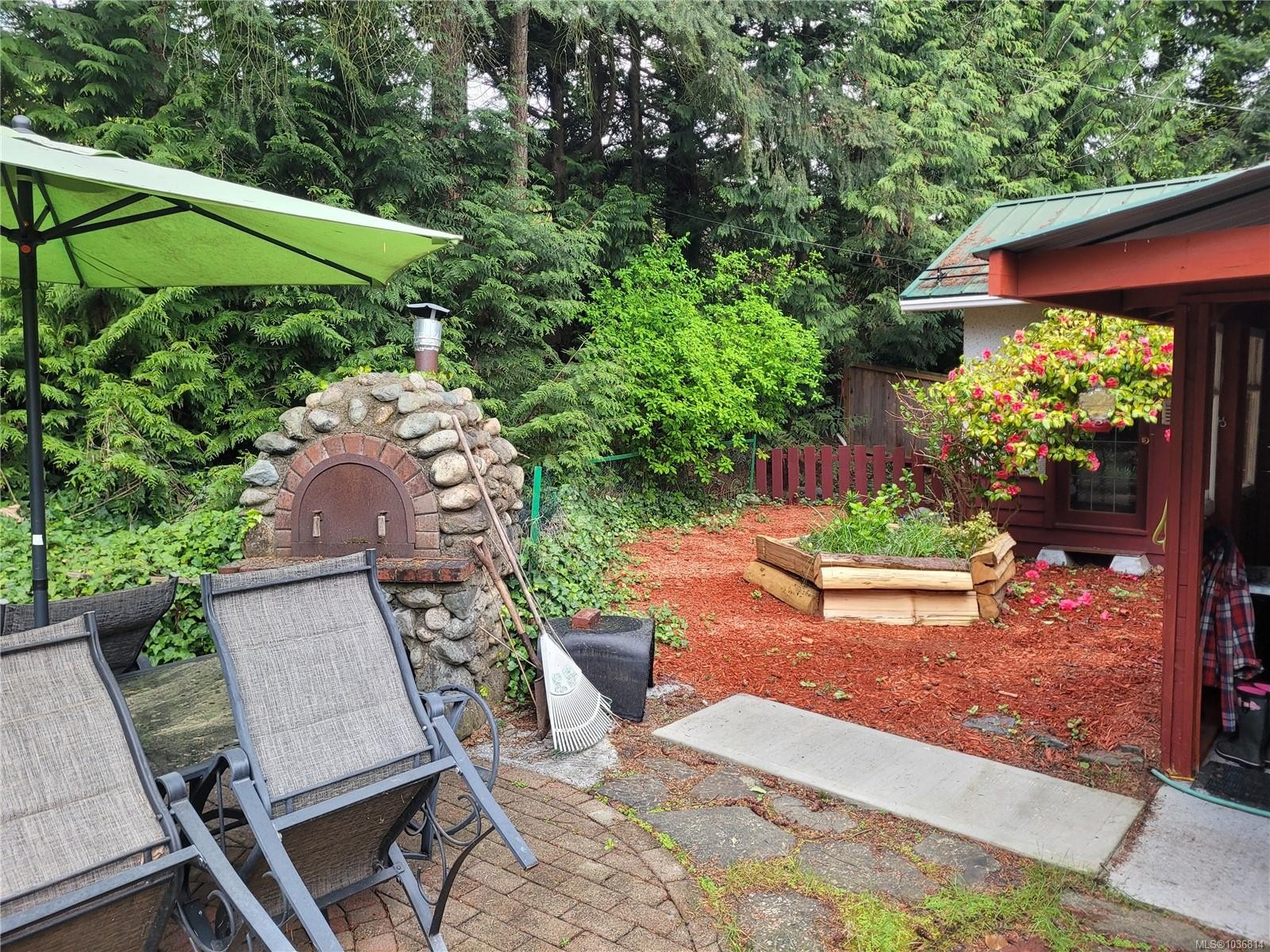 369 Baker Rd, Ladysmith, BC