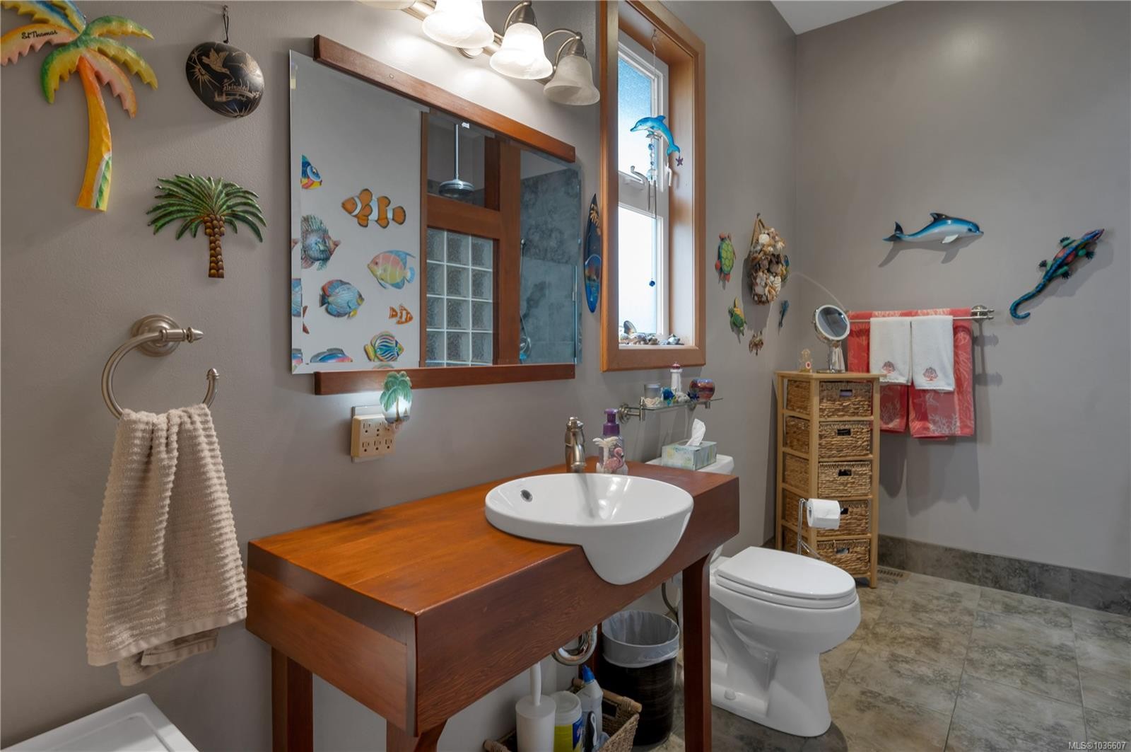 240 Carolyn Rd, Campbell River, BC