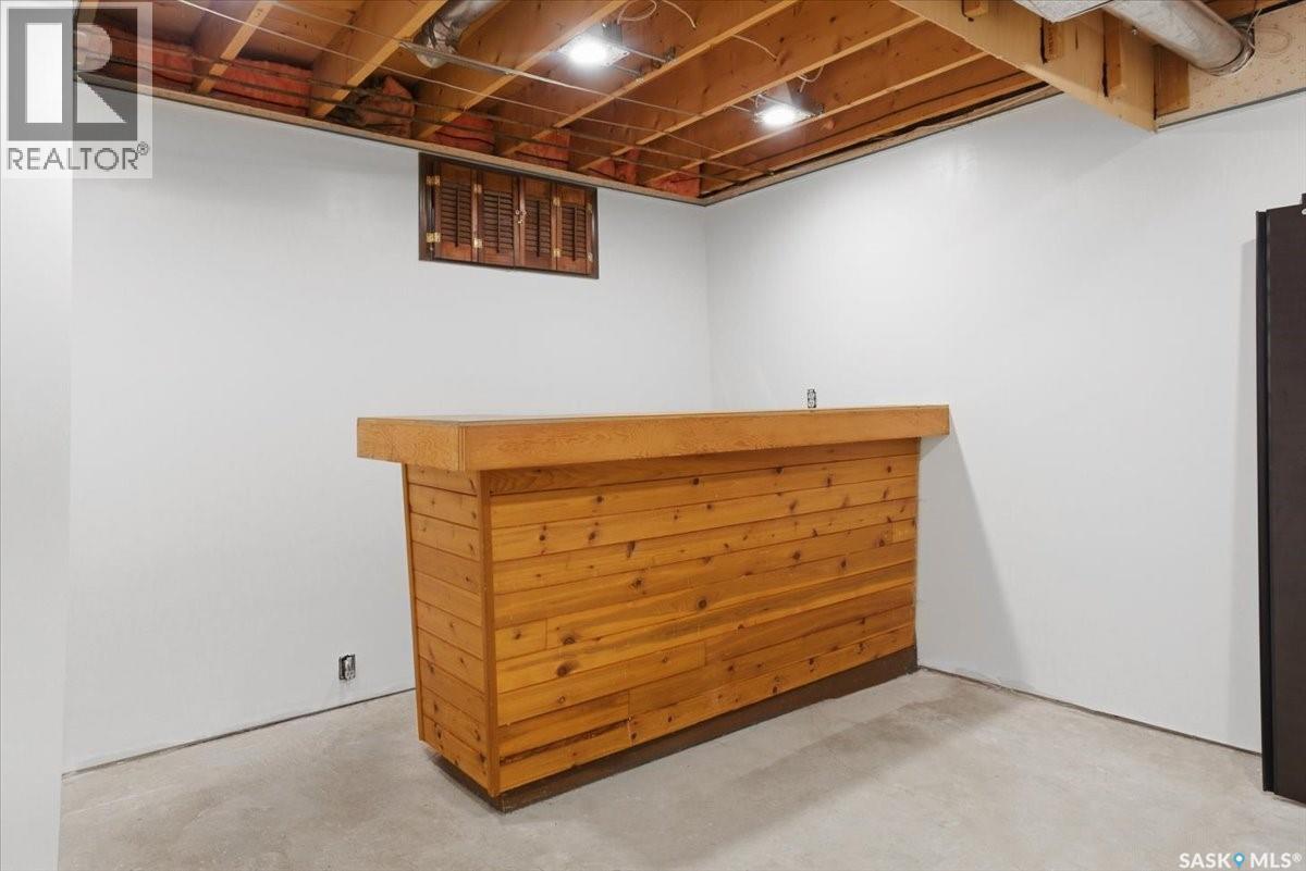 182 Lincoln Drive, Regina, SK - Indoor