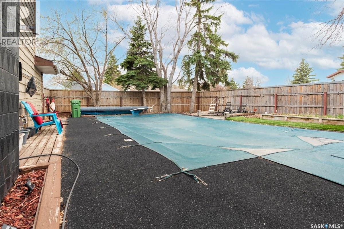 182 Lincoln Drive, Regina, SK - Outdoor