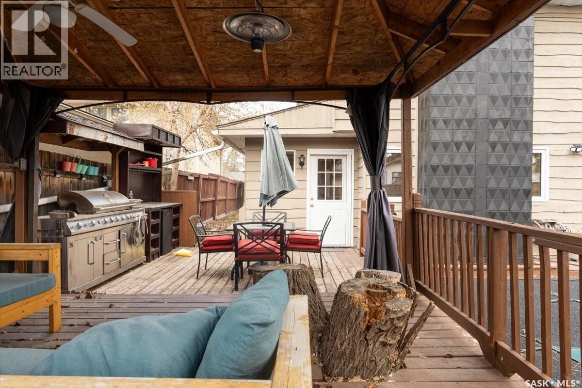 182 Lincoln Drive, Regina, SK - Outdoor With Deck Patio Veranda With Exterior