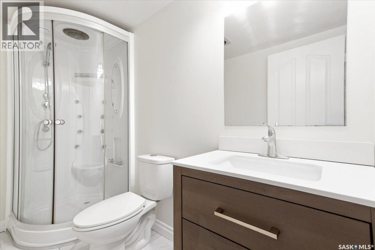 182 Lincoln Drive, Regina, SK - Indoor Photo Showing Bathroom