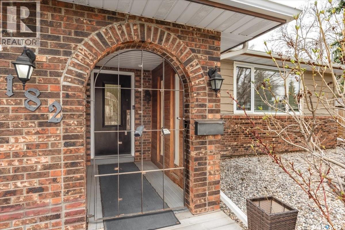 182 Lincoln Drive, Regina, SK - Outdoor