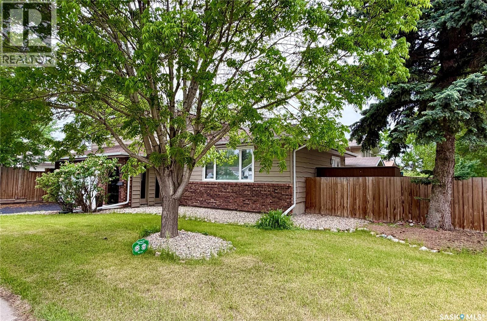 182 Lincoln Drive, Regina, SK