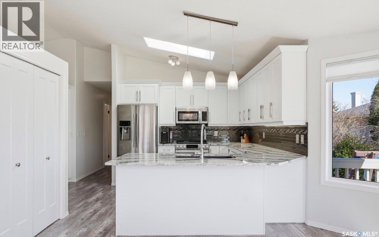 502 Lemay Crescent, Saskatoon, SK - Indoor Photo Showing Kitchen