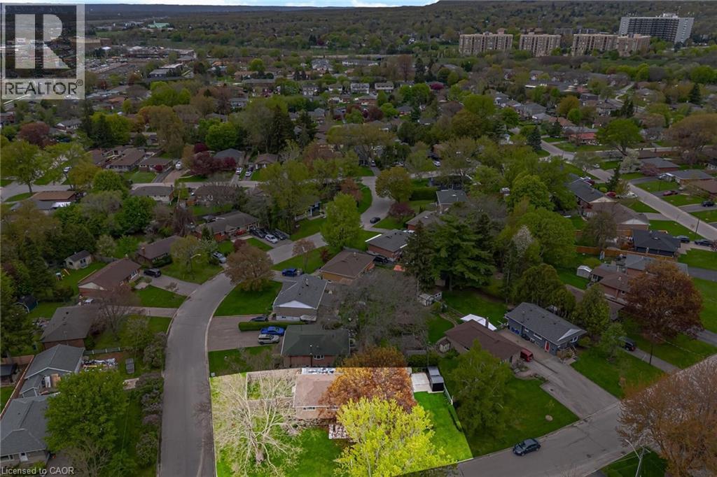 Image quality insufficient for description - 1376 Royal Drive, Burlington, ON - Outdoor With View