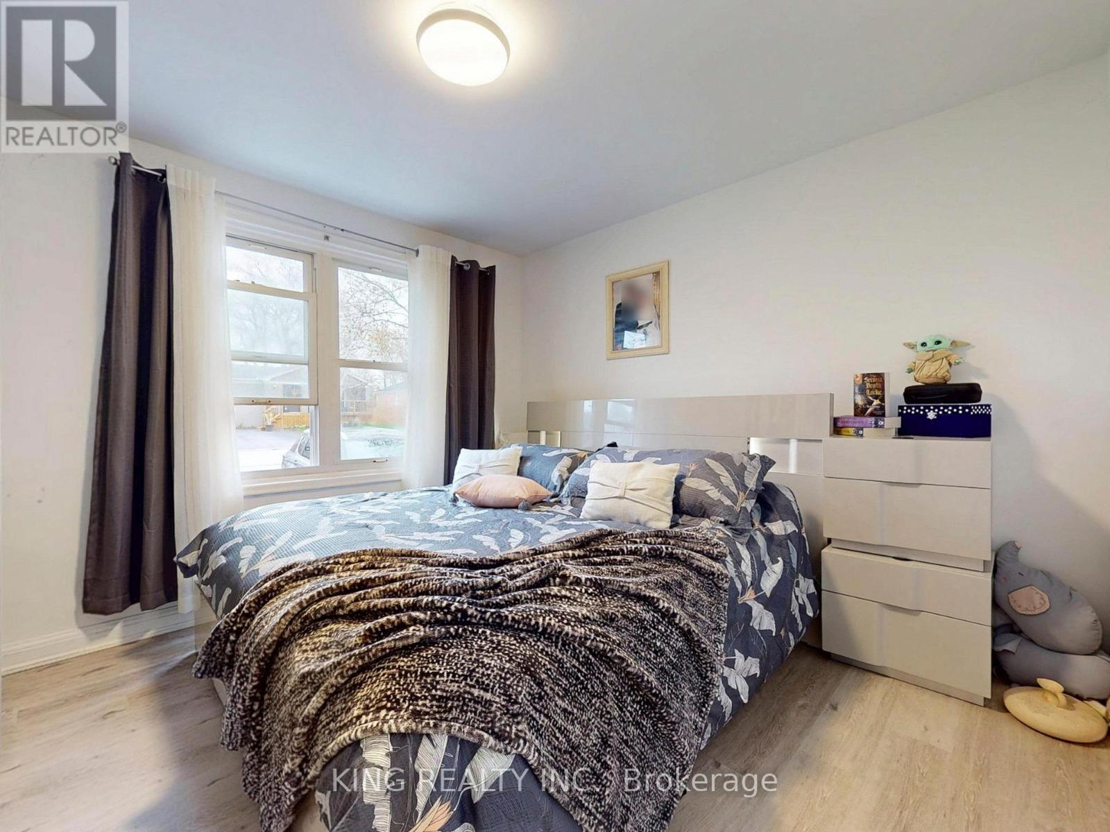 1156 Homewood Drive, Burlington, ON - Indoor Photo Showing Bedroom