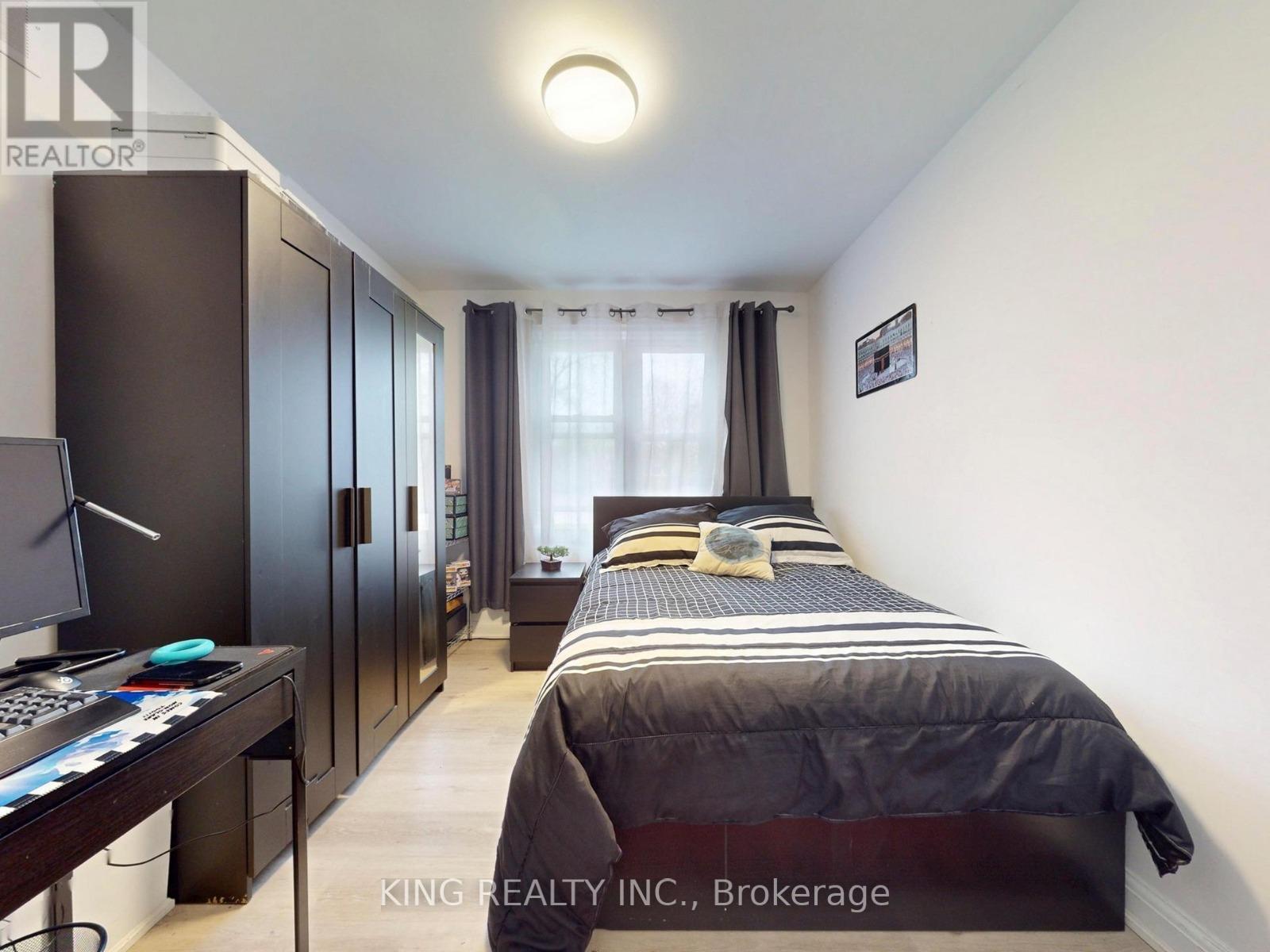 1156 Homewood Drive, Burlington, ON - Indoor Photo Showing Bedroom