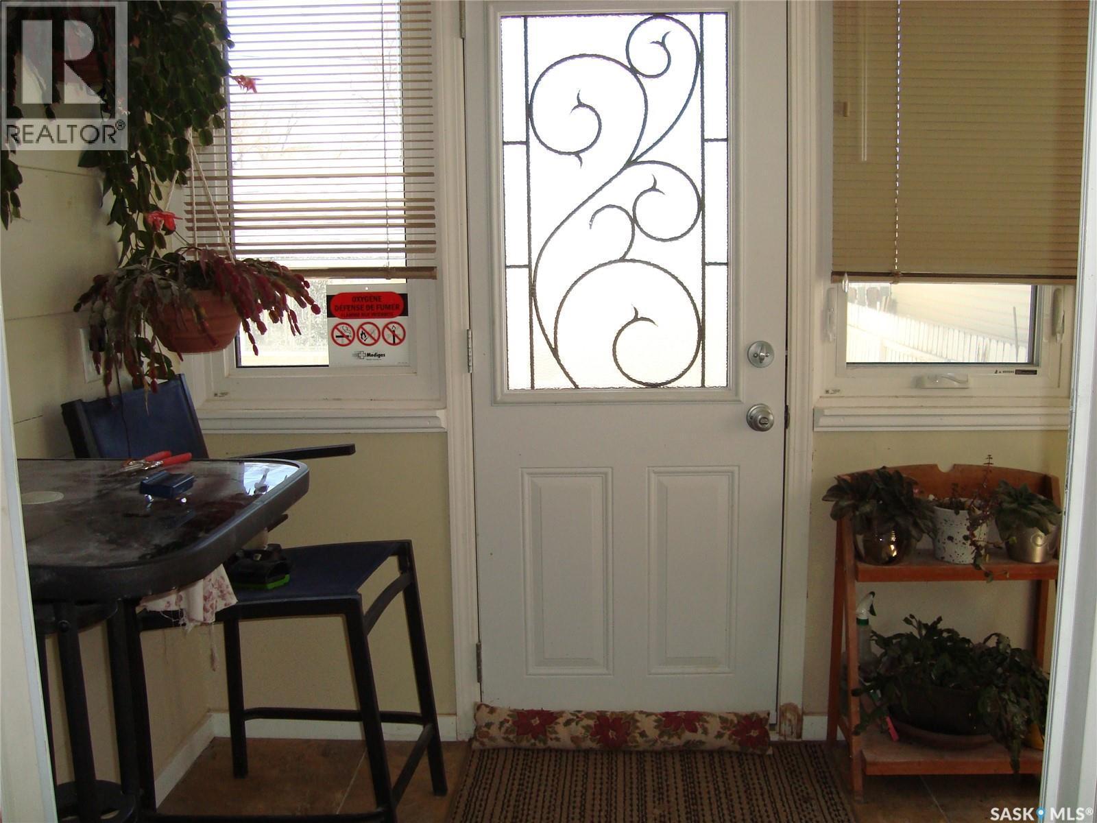 247 9Th Avenue Nw, Swift Current, SK - Indoor Photo Showing Other Room