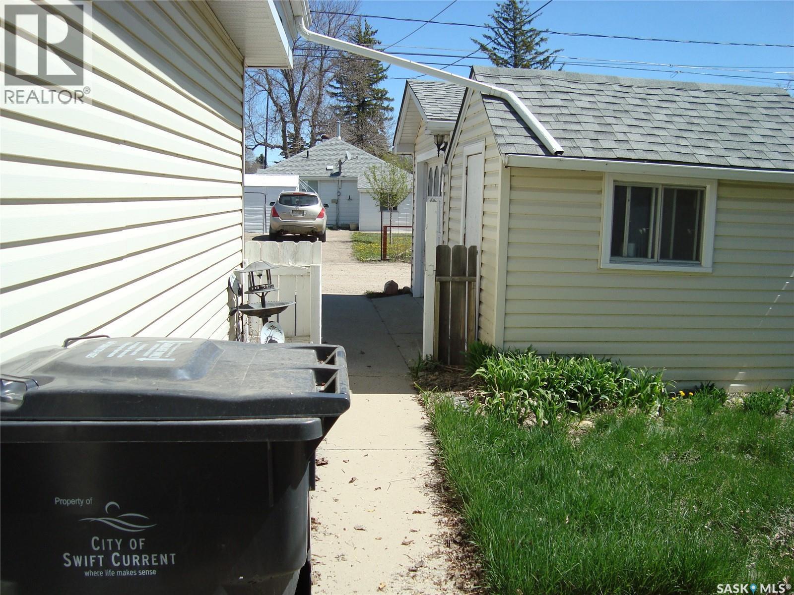 247 9Th Avenue Nw, Swift Current, SK - Outdoor