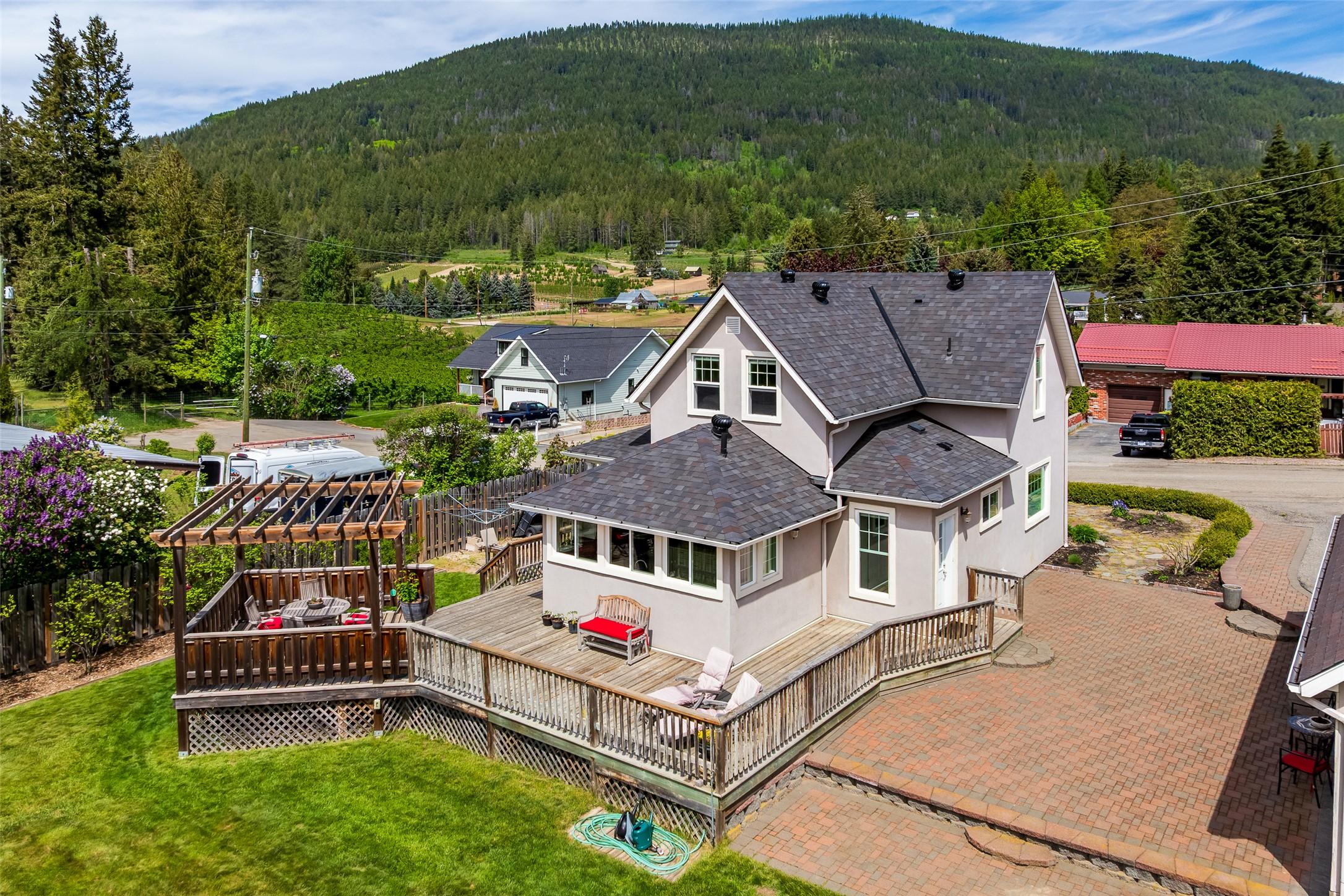 3609 Masuch Road, Creston, BC - Outdoor With Deck Patio Veranda