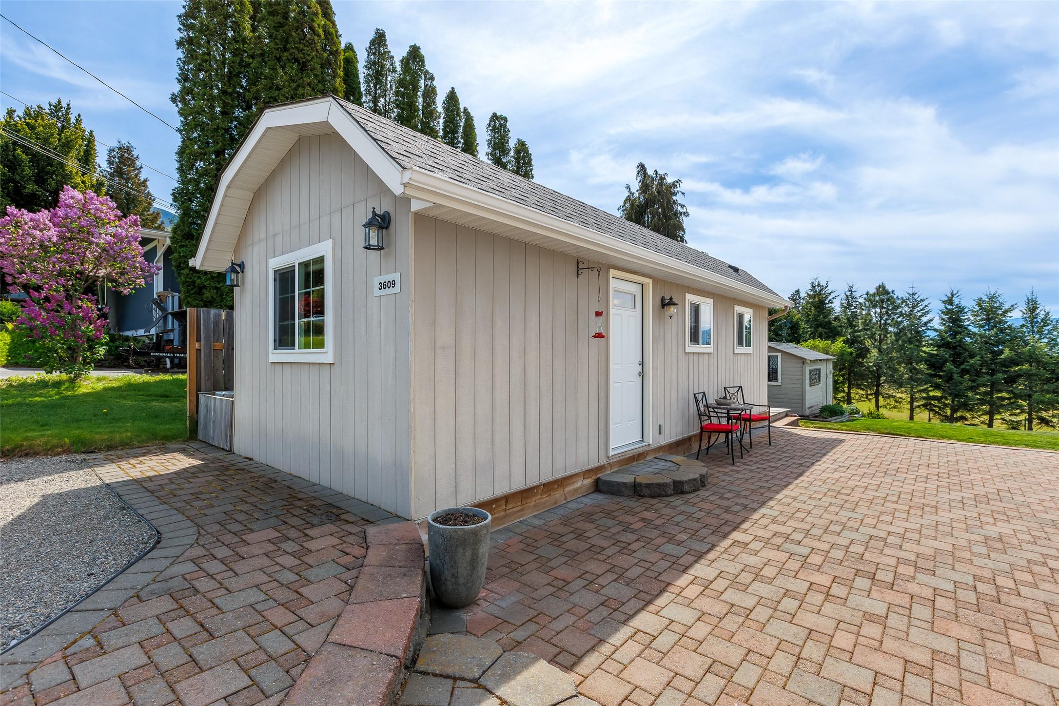 3609 Masuch Road, Creston, BC - Outdoor With Exterior