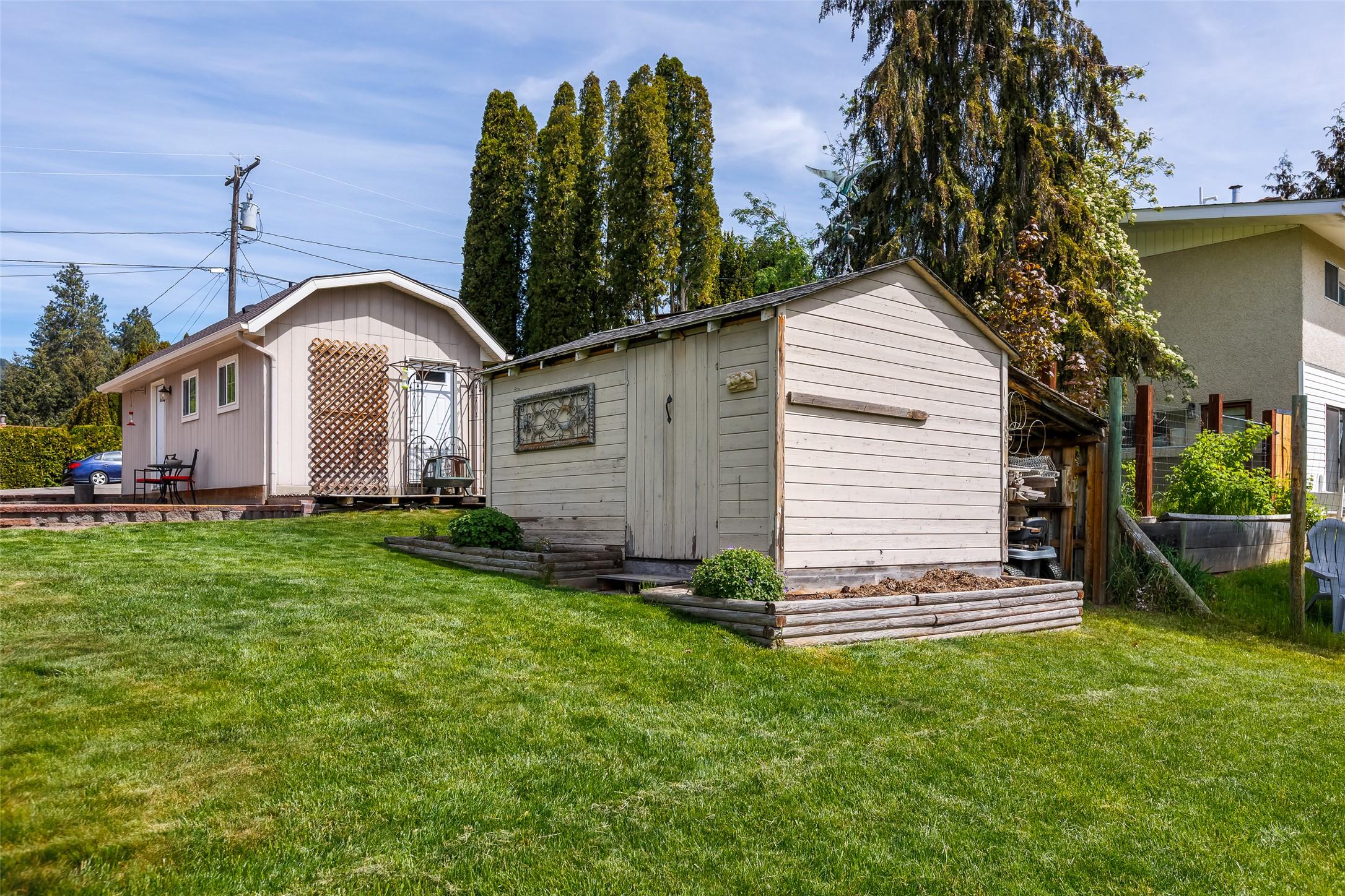 3609 Masuch Road, Creston, BC - Outdoor With Exterior