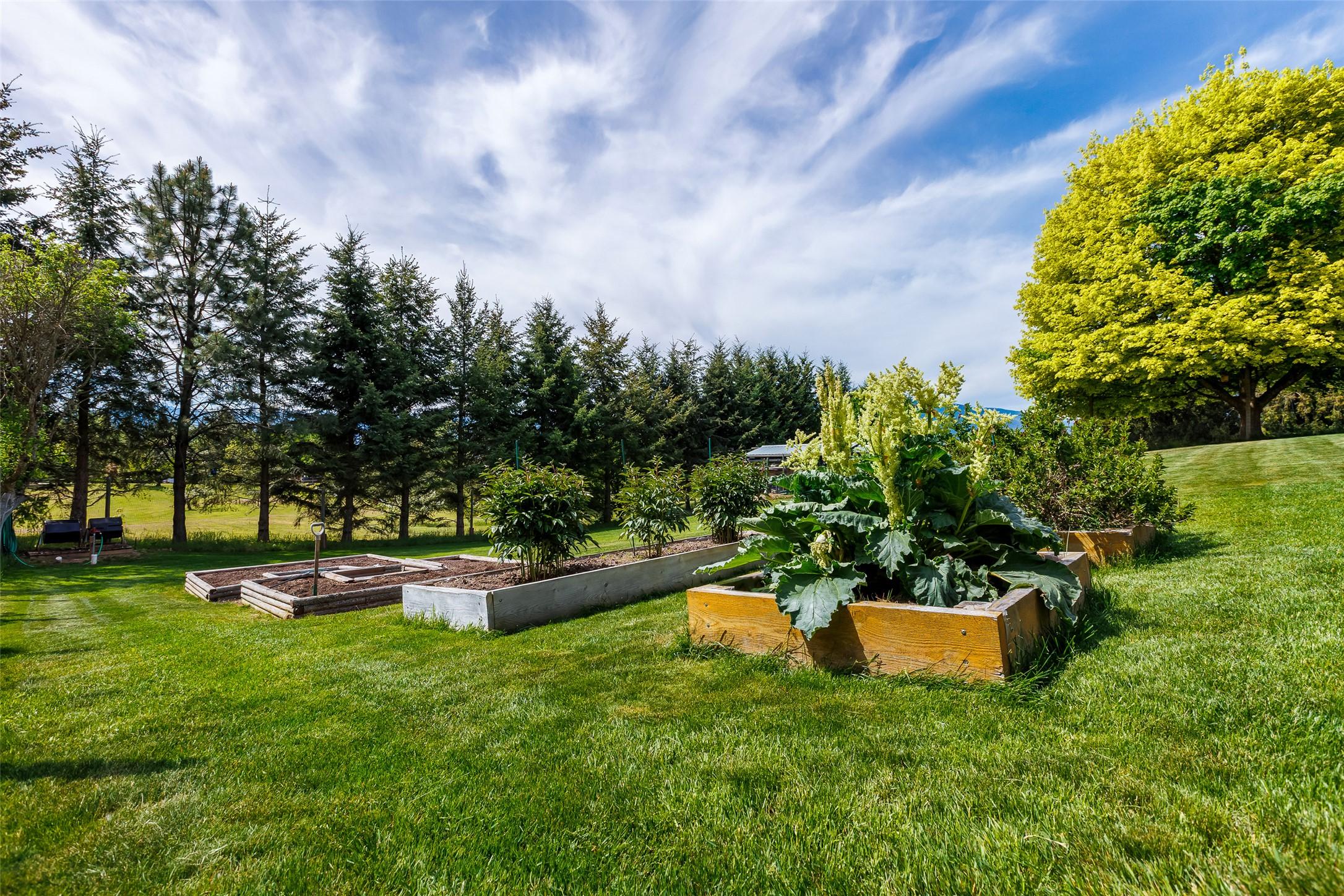 3609 Masuch Road, Creston, BC - Outdoor