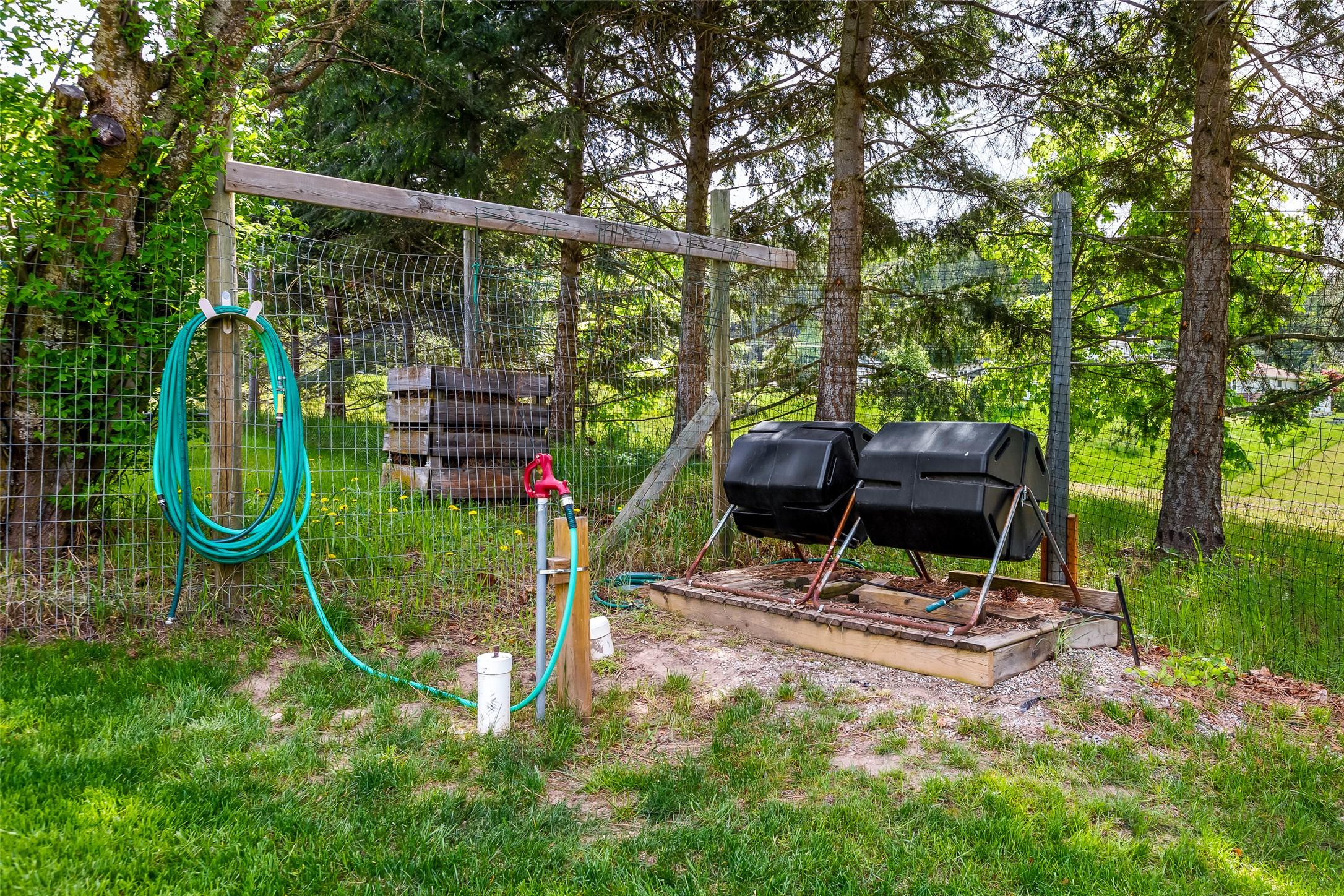 3609 Masuch Road, Creston, BC - Outdoor