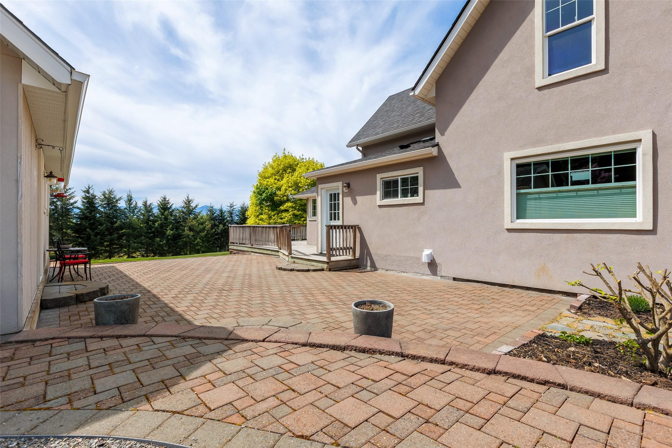 3609 Masuch Road, Creston, BC - Outdoor With Exterior