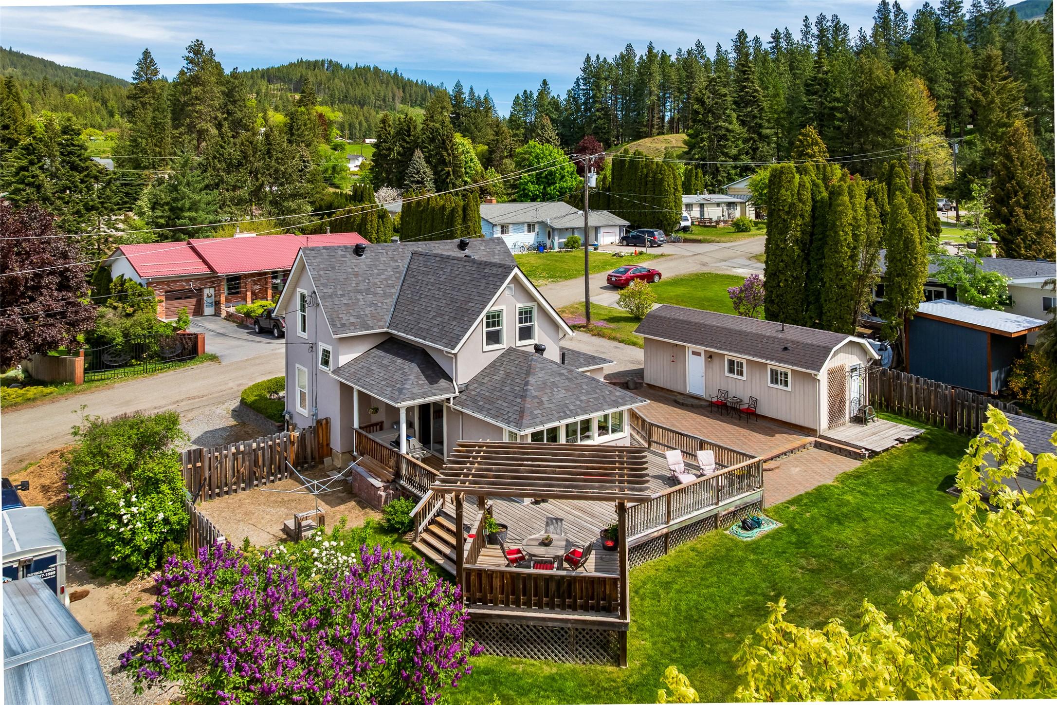 3609 Masuch Road, Creston, BC - Outdoor With Deck Patio Veranda
