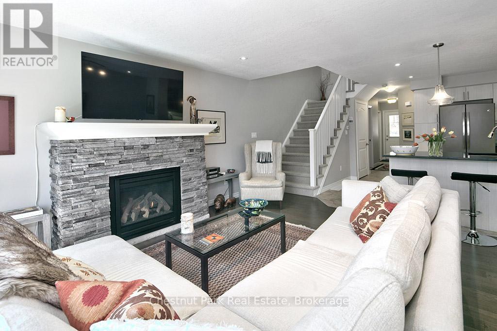 54 Conservation Way, Collingwood, ON - Indoor Photo Showing Living Room With Fireplace