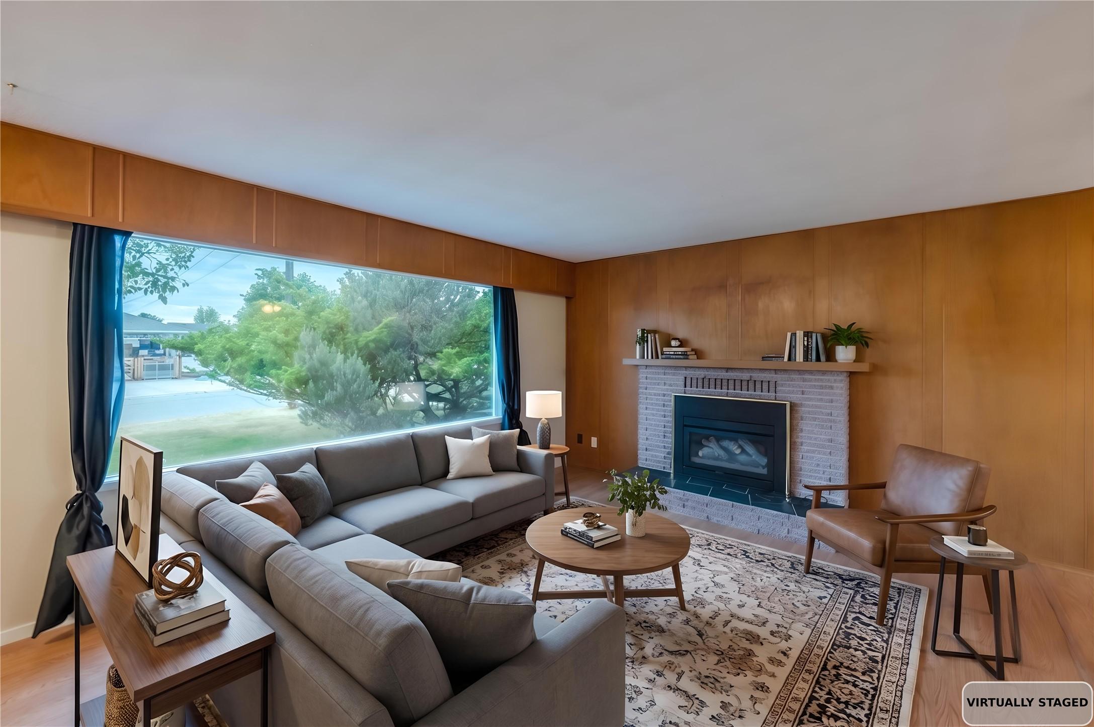 132 Secrest Place, Penticton, BC - Indoor Photo Showing Living Room With Fireplace