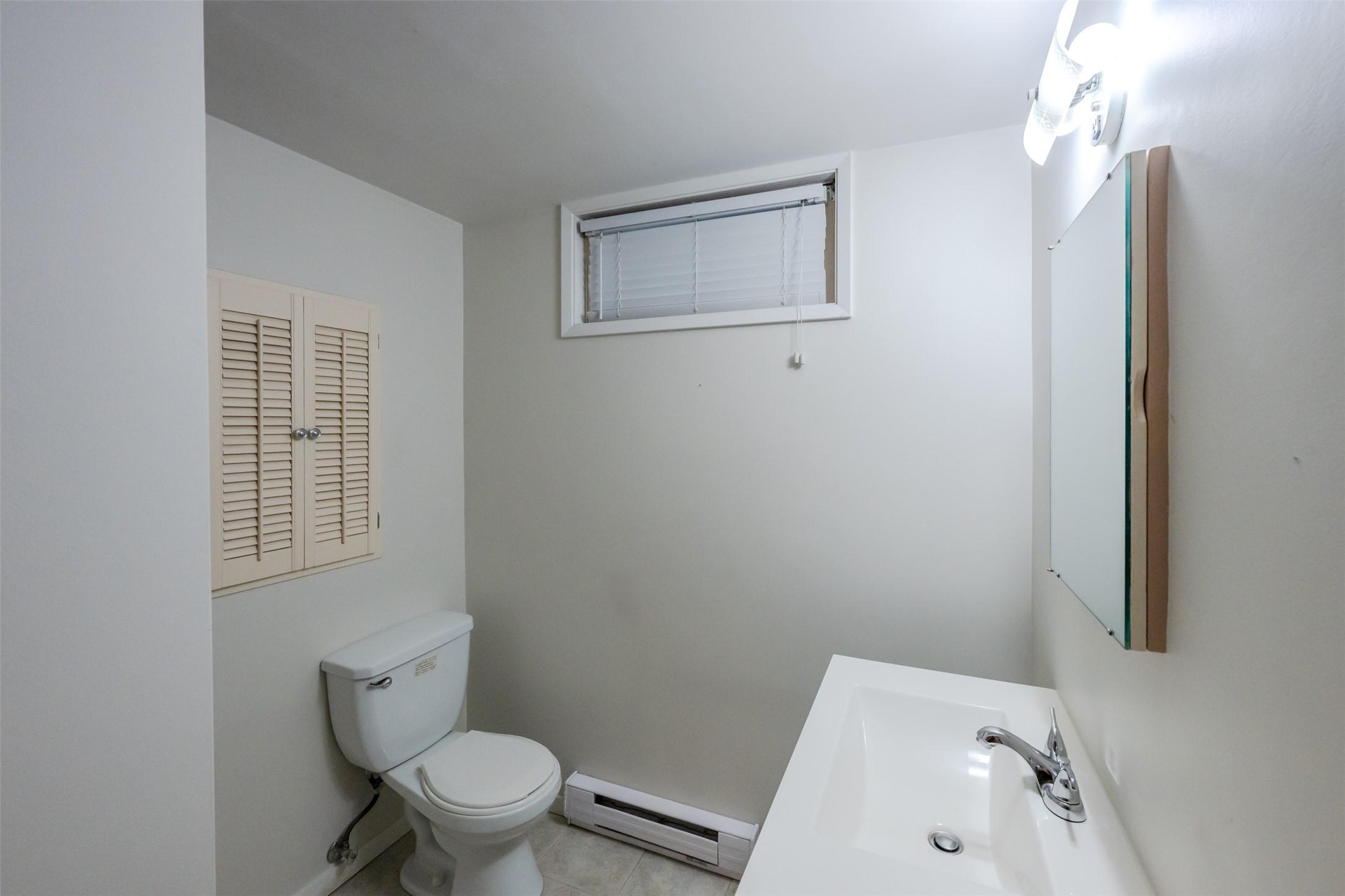 132 Secrest Place, Penticton, BC - Indoor Photo Showing Bathroom
