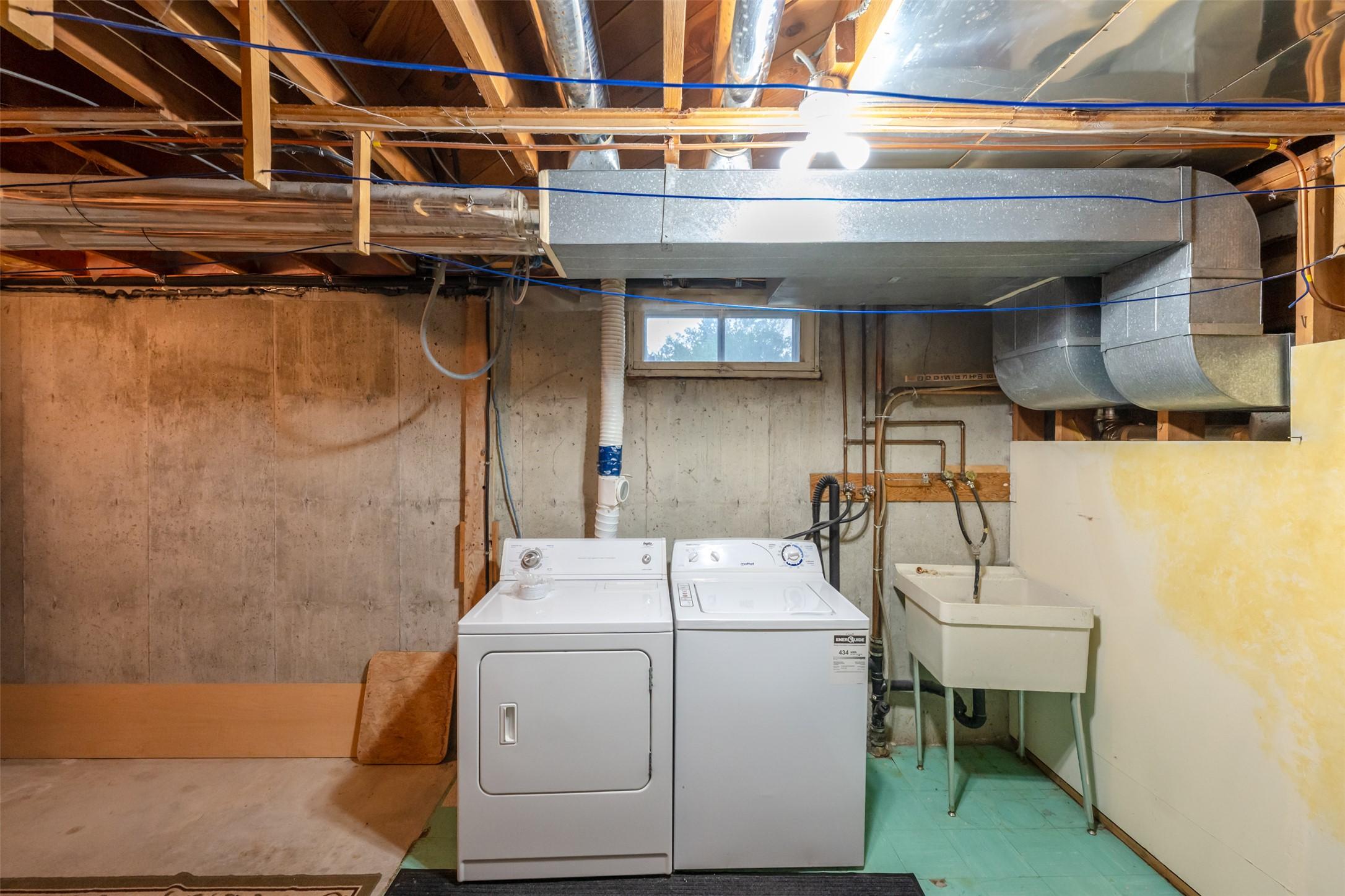 132 Secrest Place, Penticton, BC - Indoor Photo Showing Laundry Room