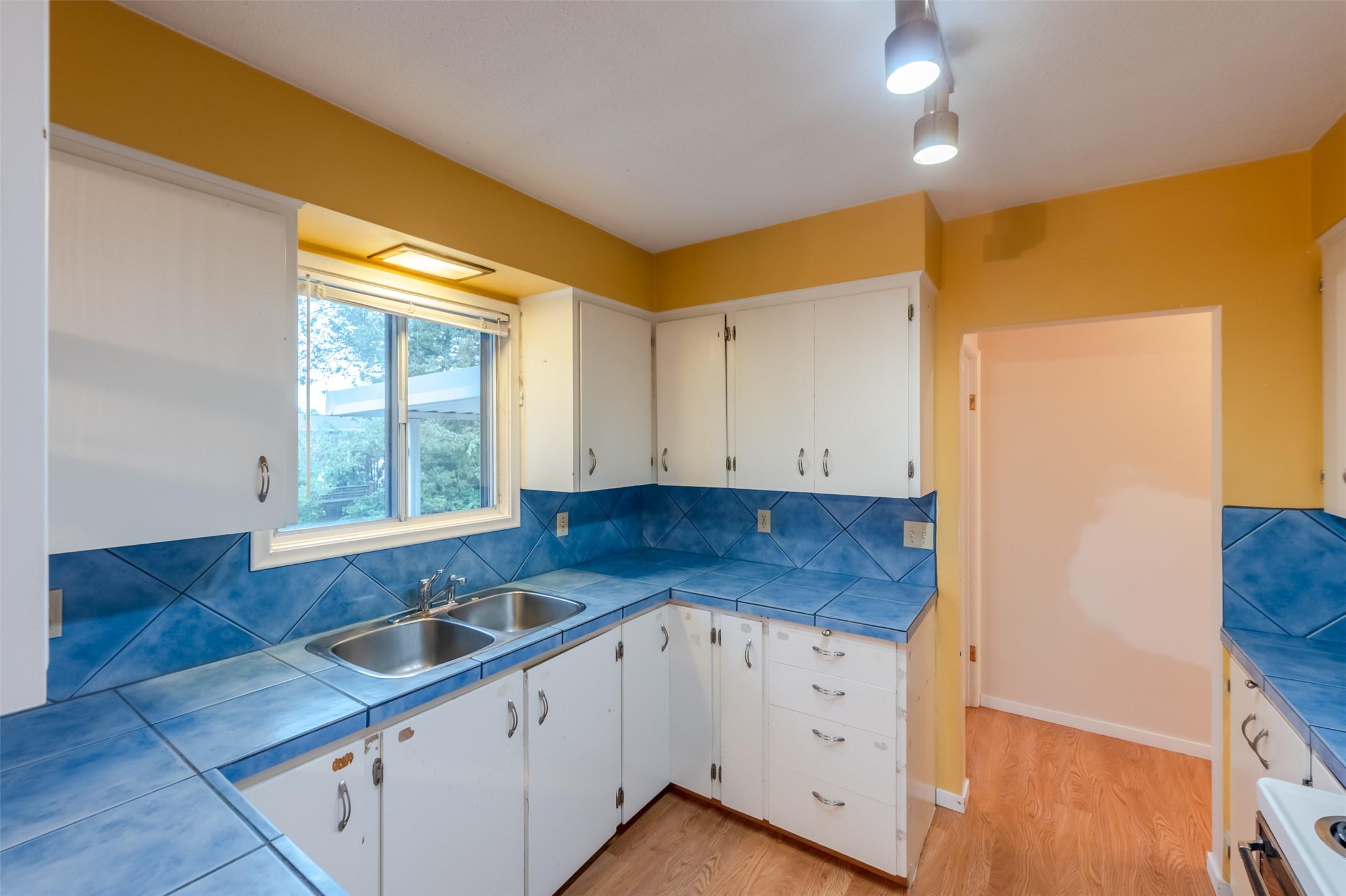 132 Secrest Place, Penticton, BC - Indoor Photo Showing Kitchen With Double Sink