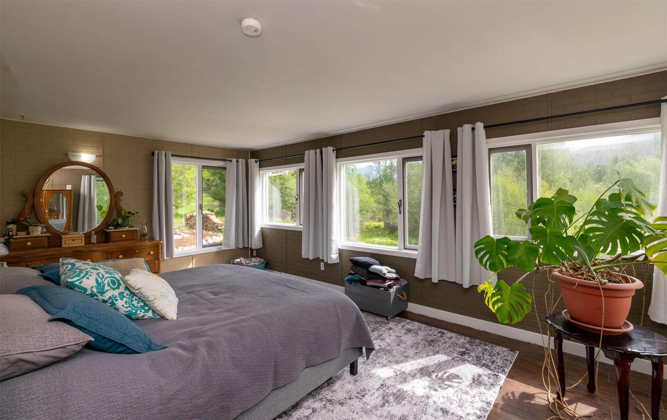 2904 Enderby Mabel Lake Road, Enderby, BC - Indoor Photo Showing Bedroom