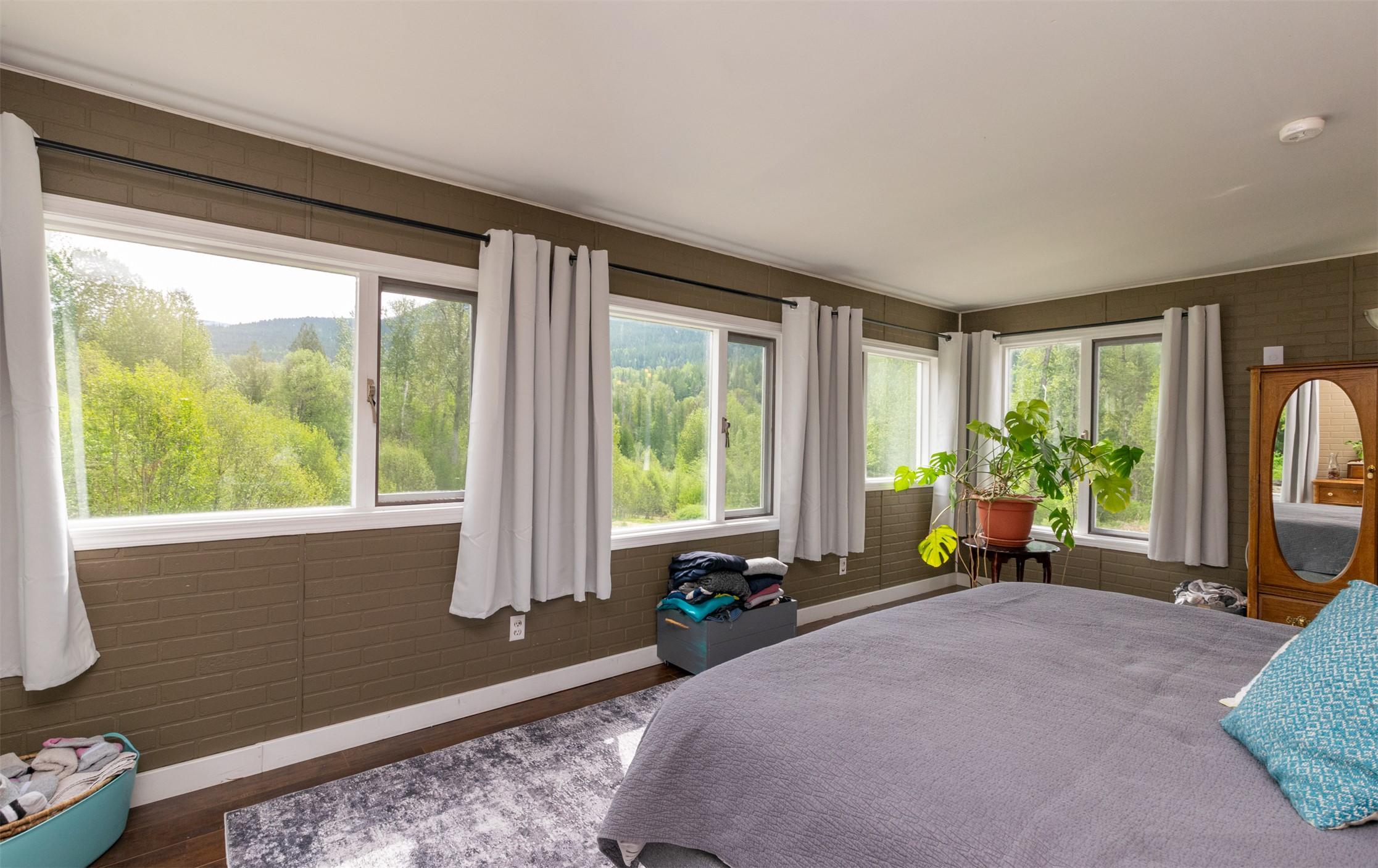 2904 Enderby Mabel Lake Road, Enderby, BC - Indoor Photo Showing Bedroom