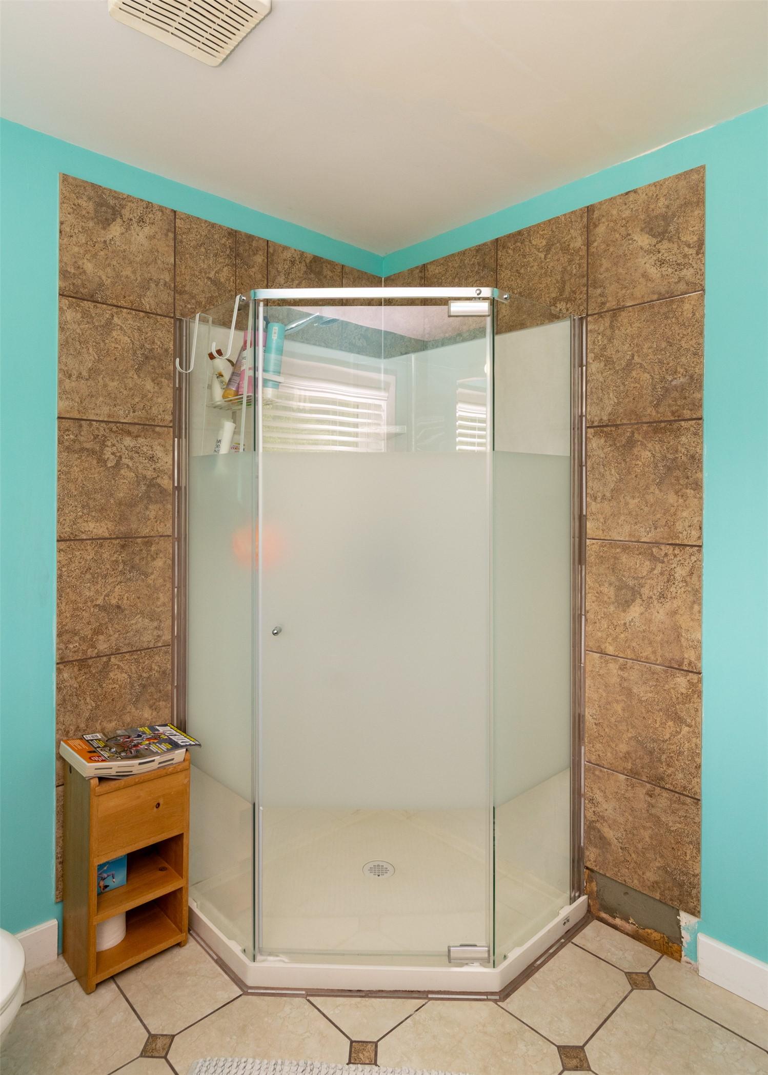 2904 Enderby Mabel Lake Road, Enderby, BC - Indoor