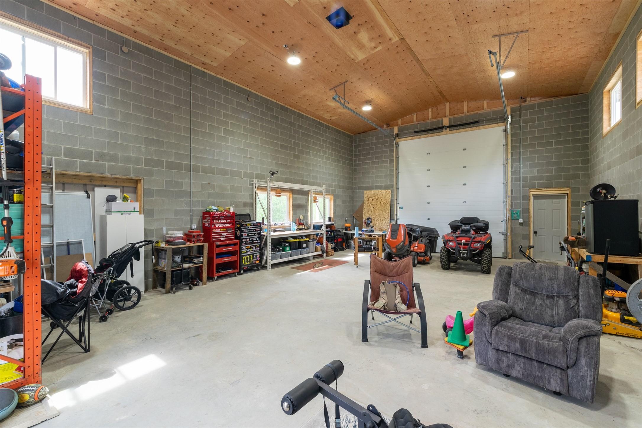 2904 Enderby Mabel Lake Road, Enderby, BC - Indoor