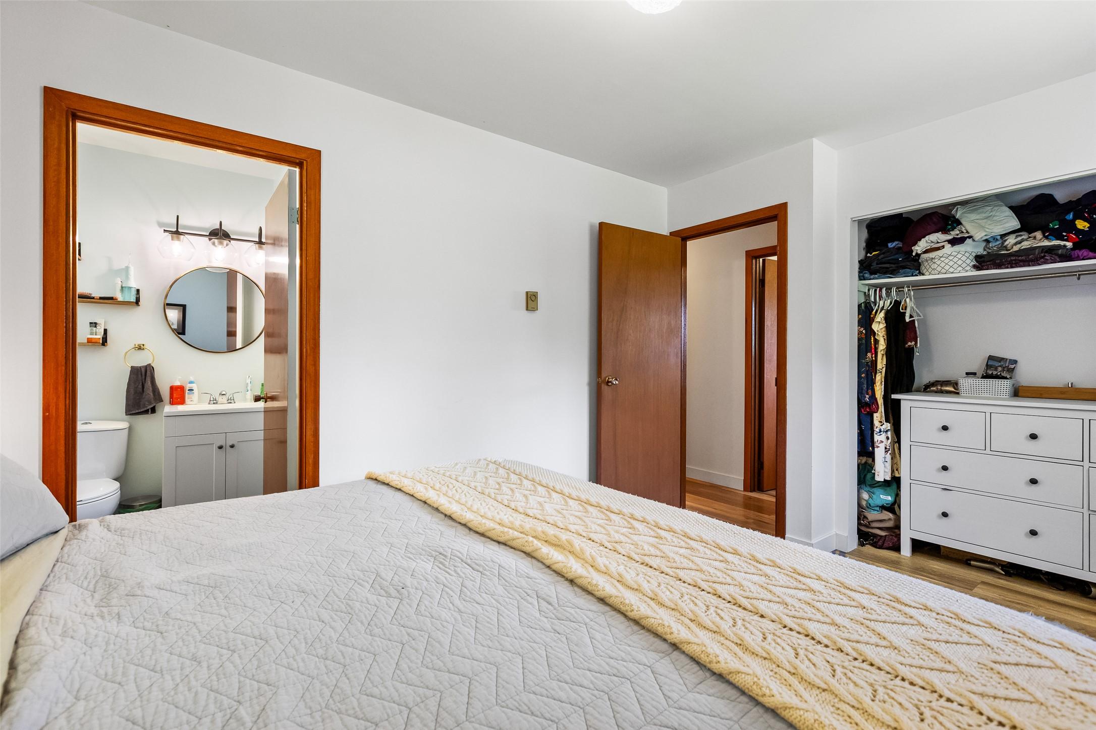 3988 Samuelson Road, Canyon, BC - Indoor Photo Showing Bedroom