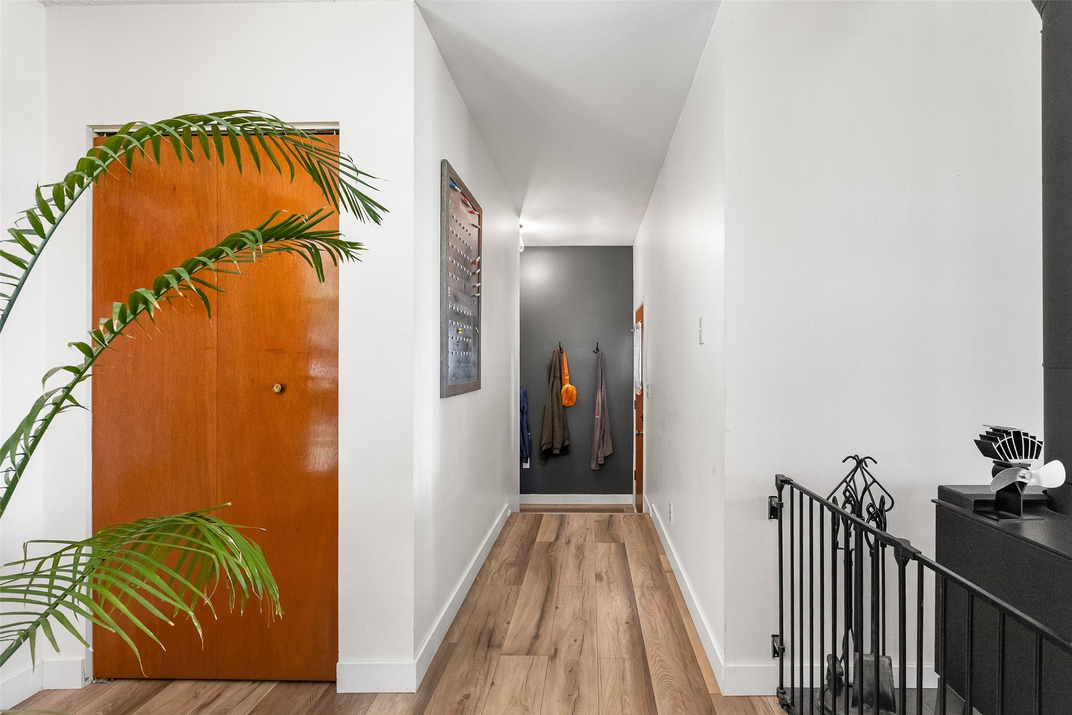 3988 Samuelson Road, Canyon, BC - Indoor Photo Showing Other Room