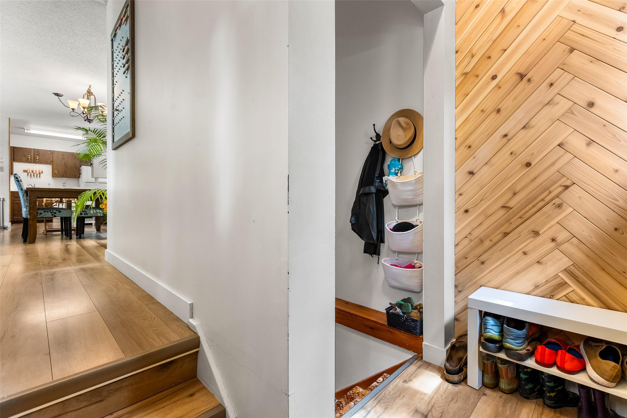 3988 Samuelson Road, Canyon, BC - Indoor Photo Showing Other Room