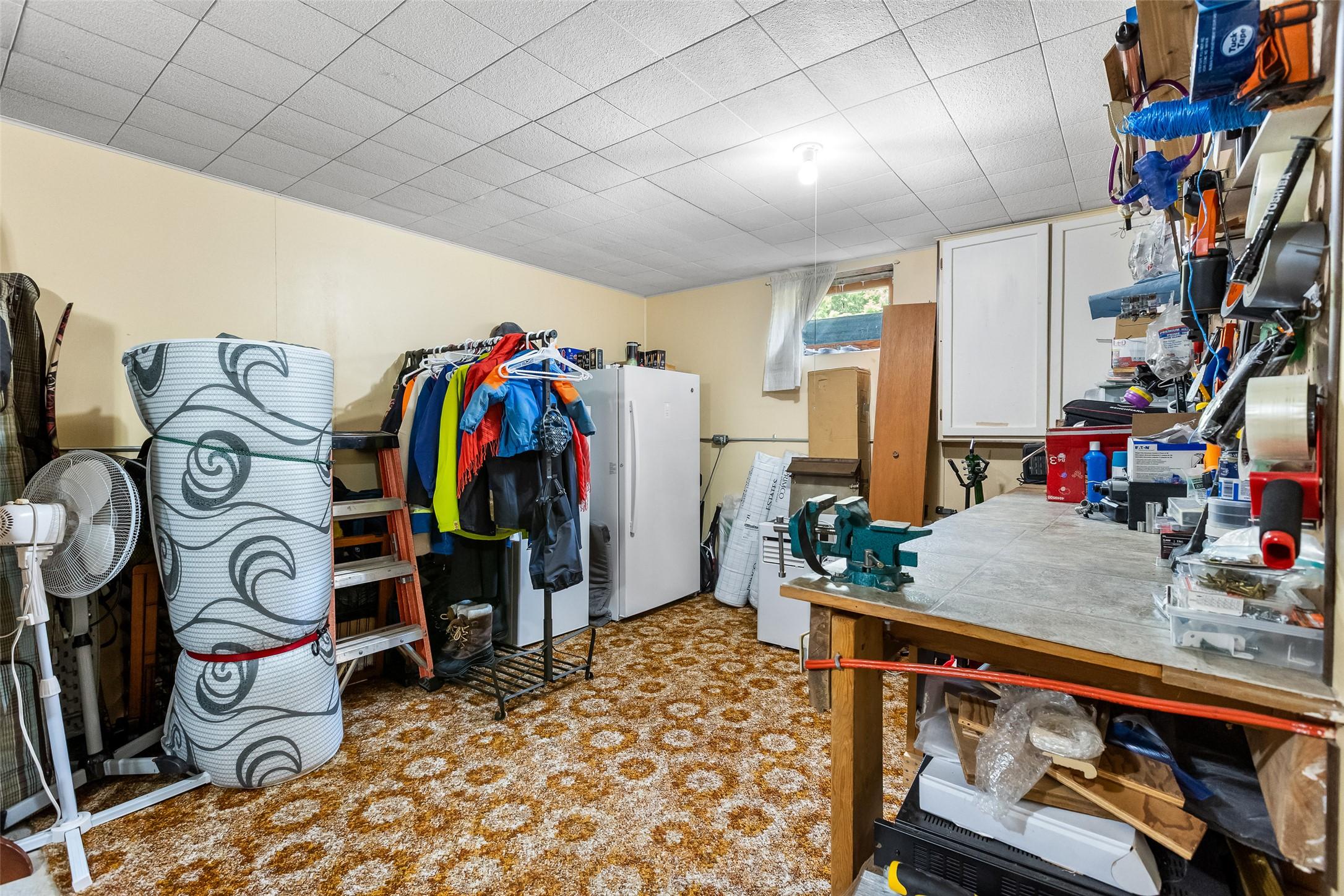 3988 Samuelson Road, Canyon, BC - Indoor