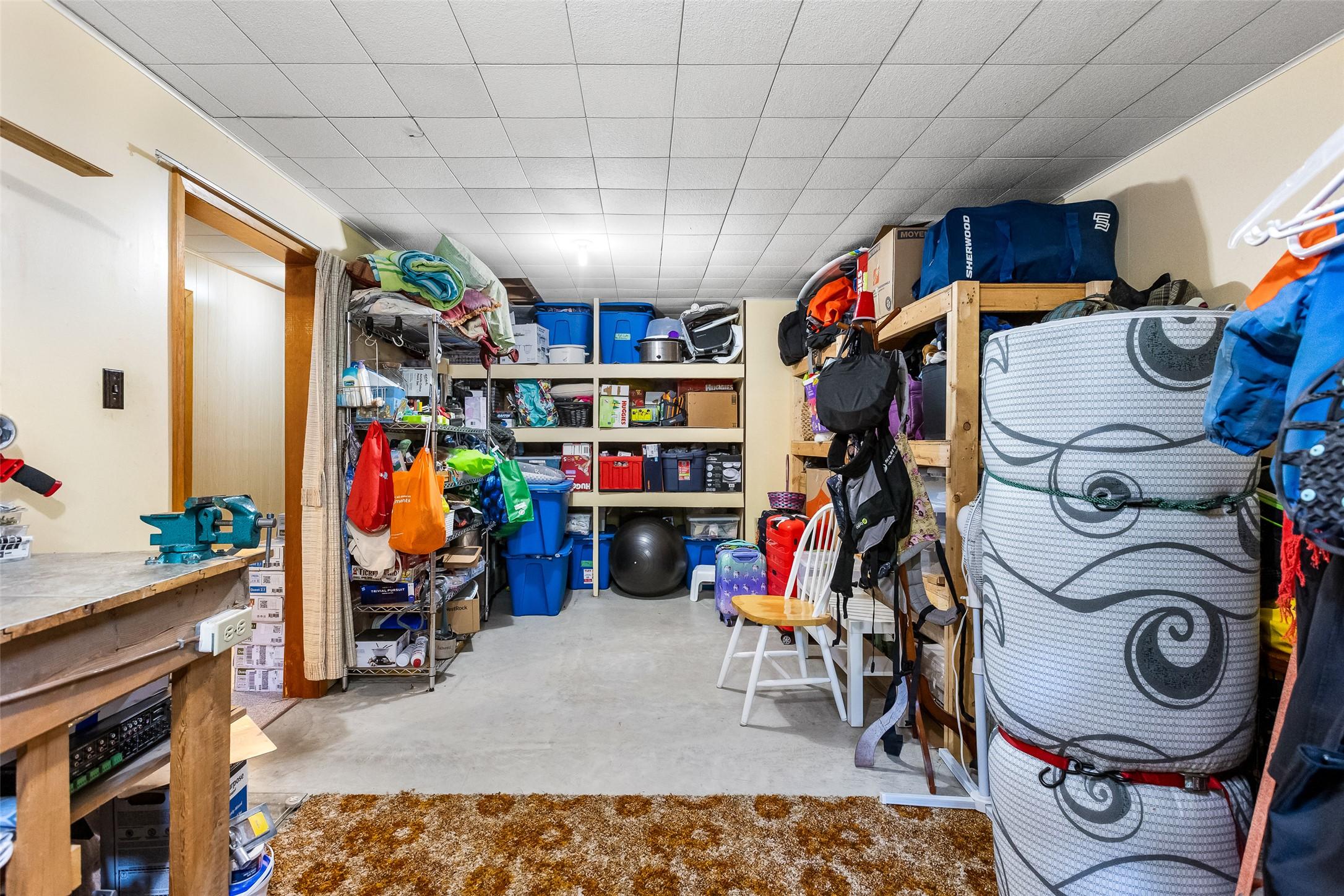 3988 Samuelson Road, Canyon, BC - Indoor