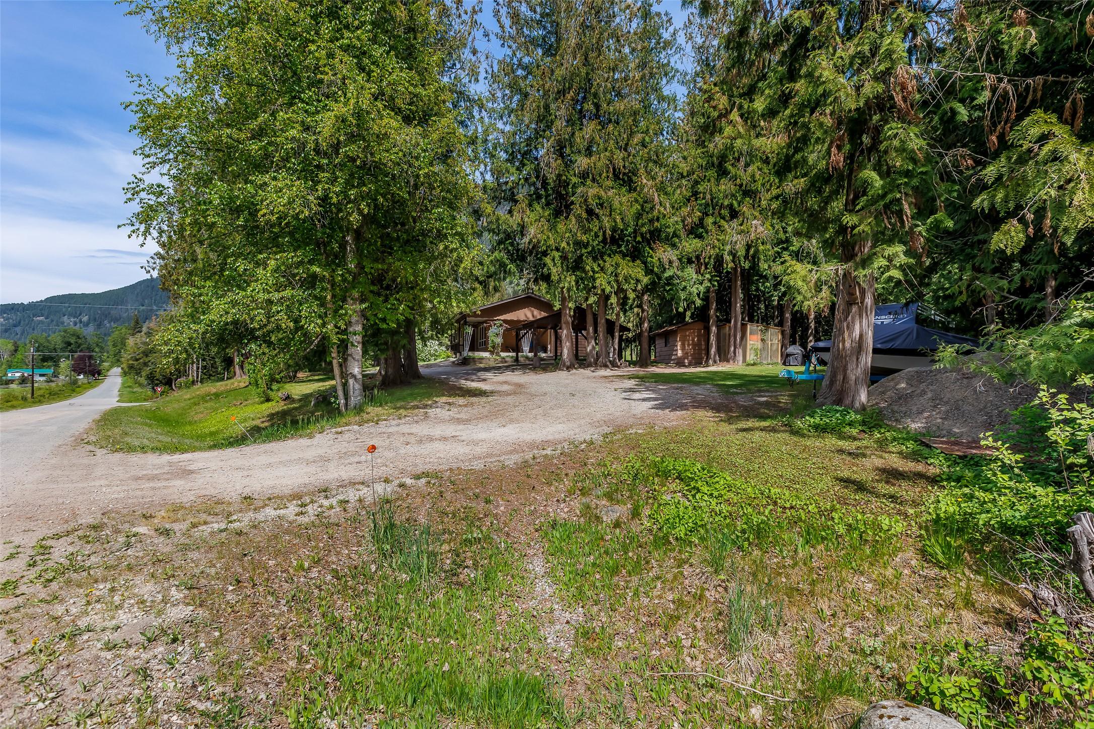 3988 Samuelson Road, Canyon, BC - Outdoor