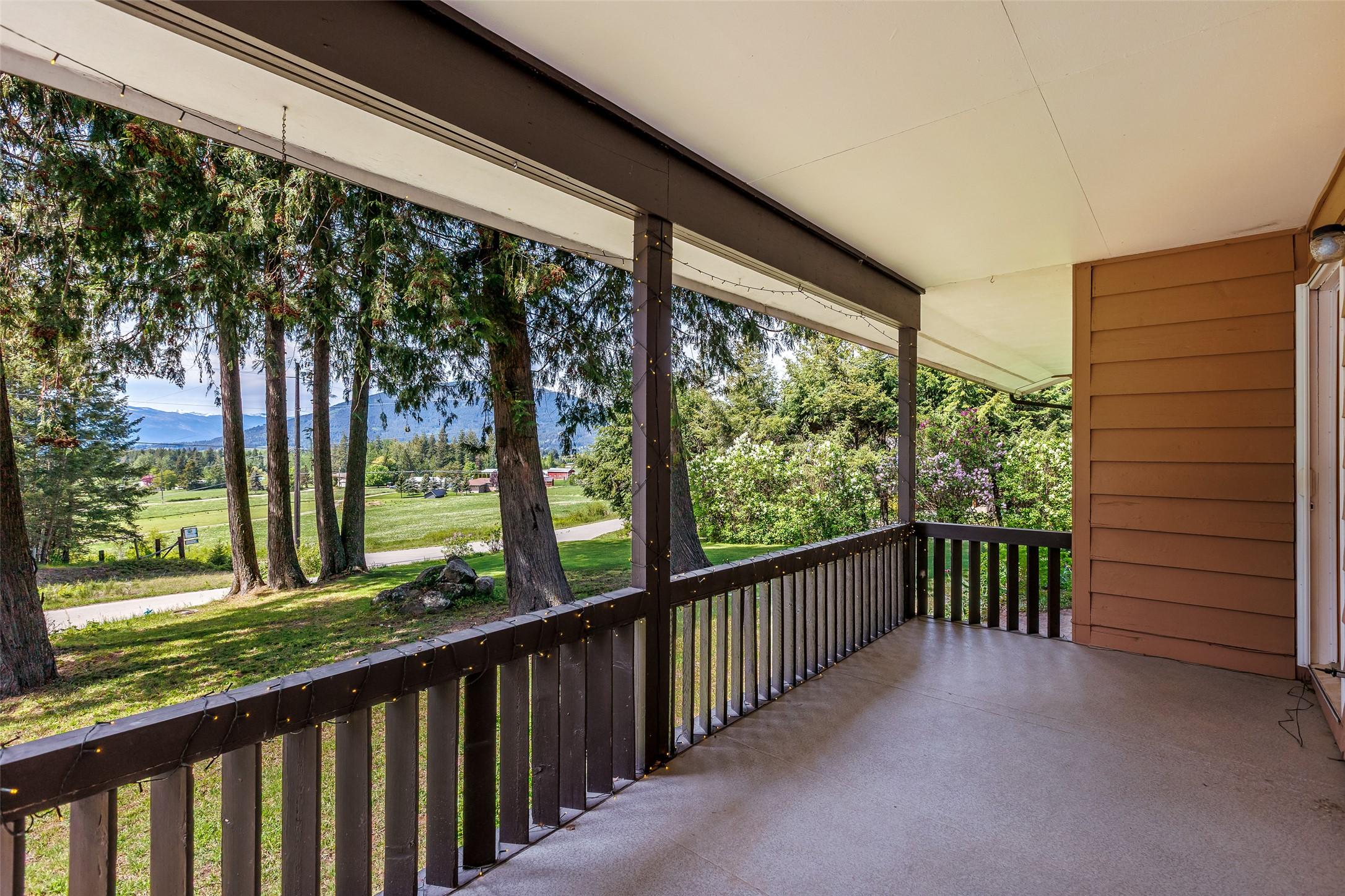3988 Samuelson Road, Canyon, BC - Outdoor With Exterior