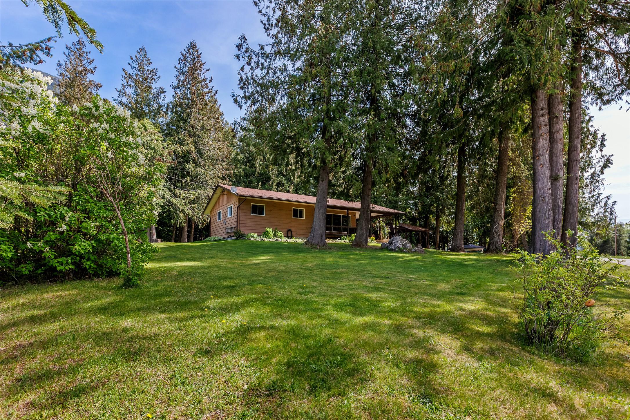 3988 Samuelson Road, Canyon, BC - Outdoor