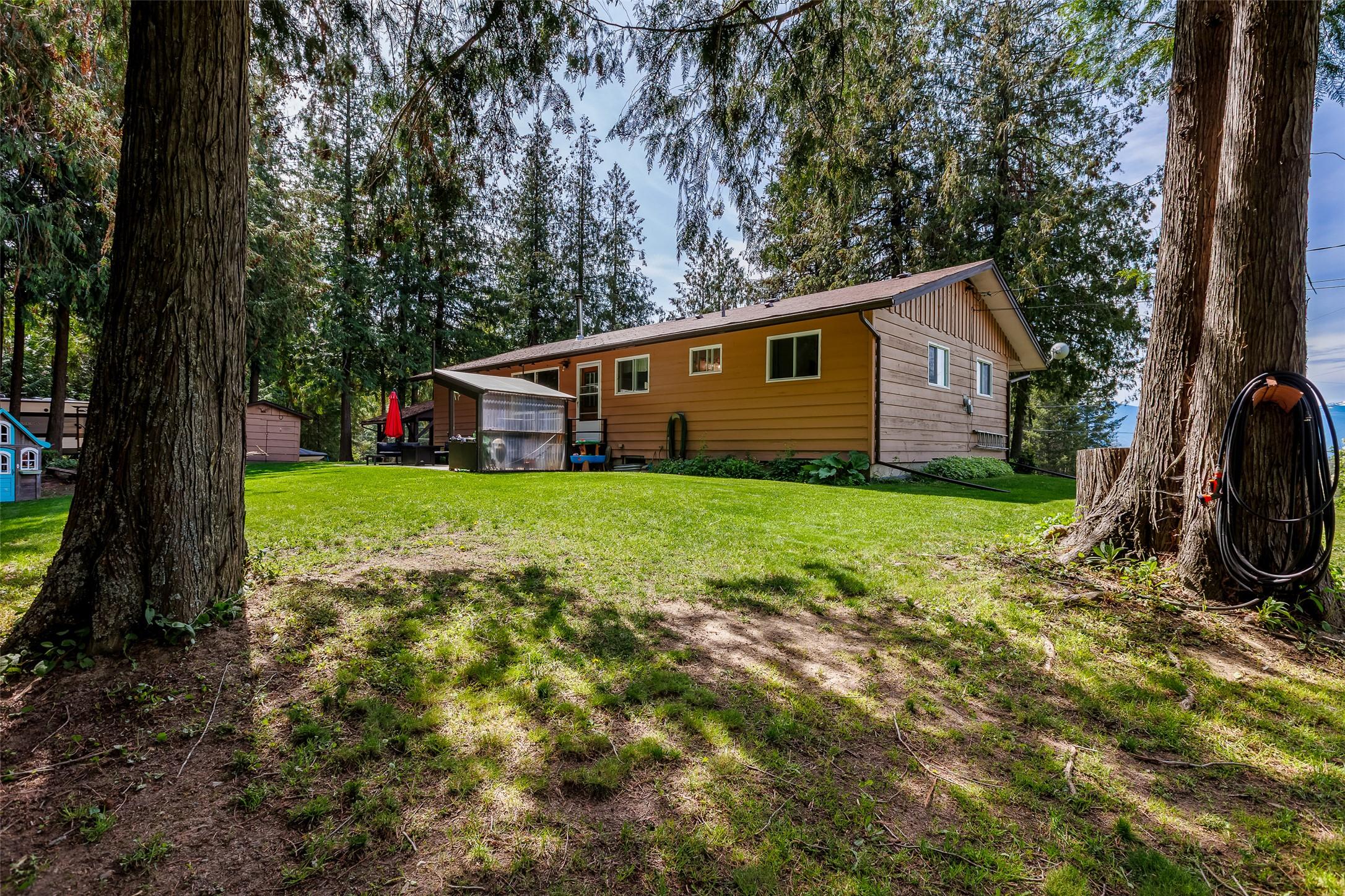 3988 Samuelson Road, Canyon, BC - Outdoor