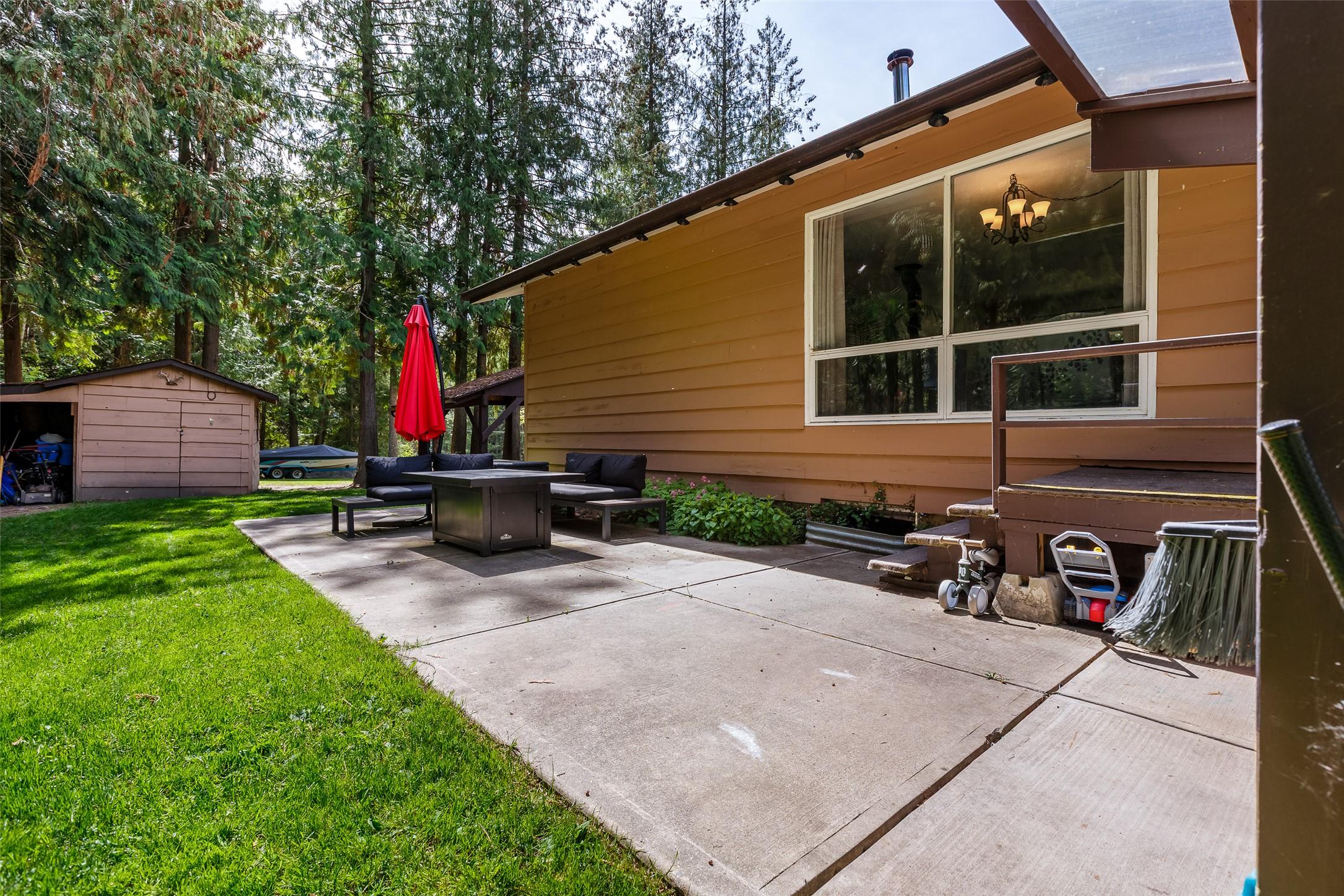 3988 Samuelson Road, Canyon, BC - Outdoor With Exterior