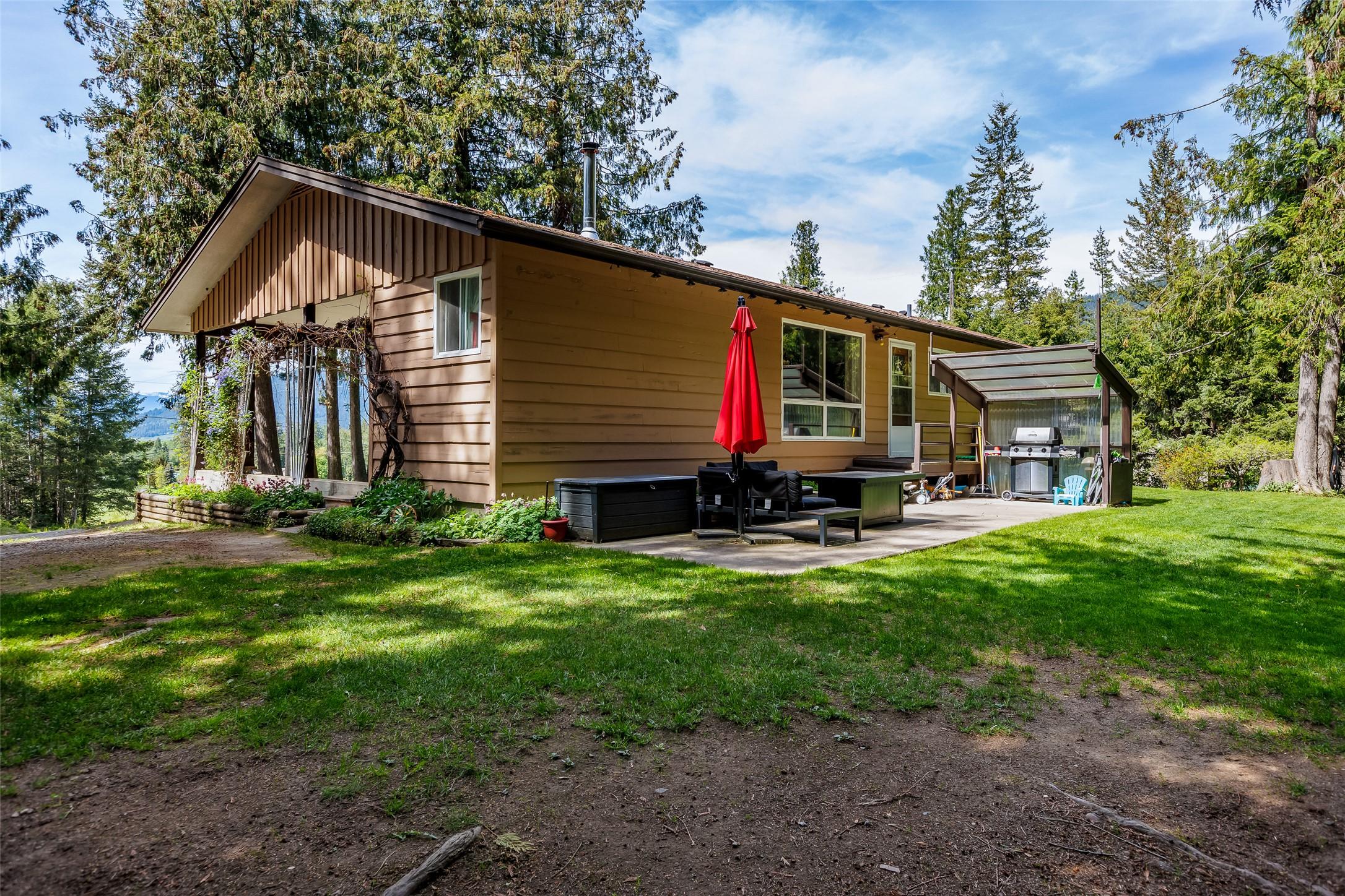 3988 Samuelson Road, Canyon, BC - Outdoor