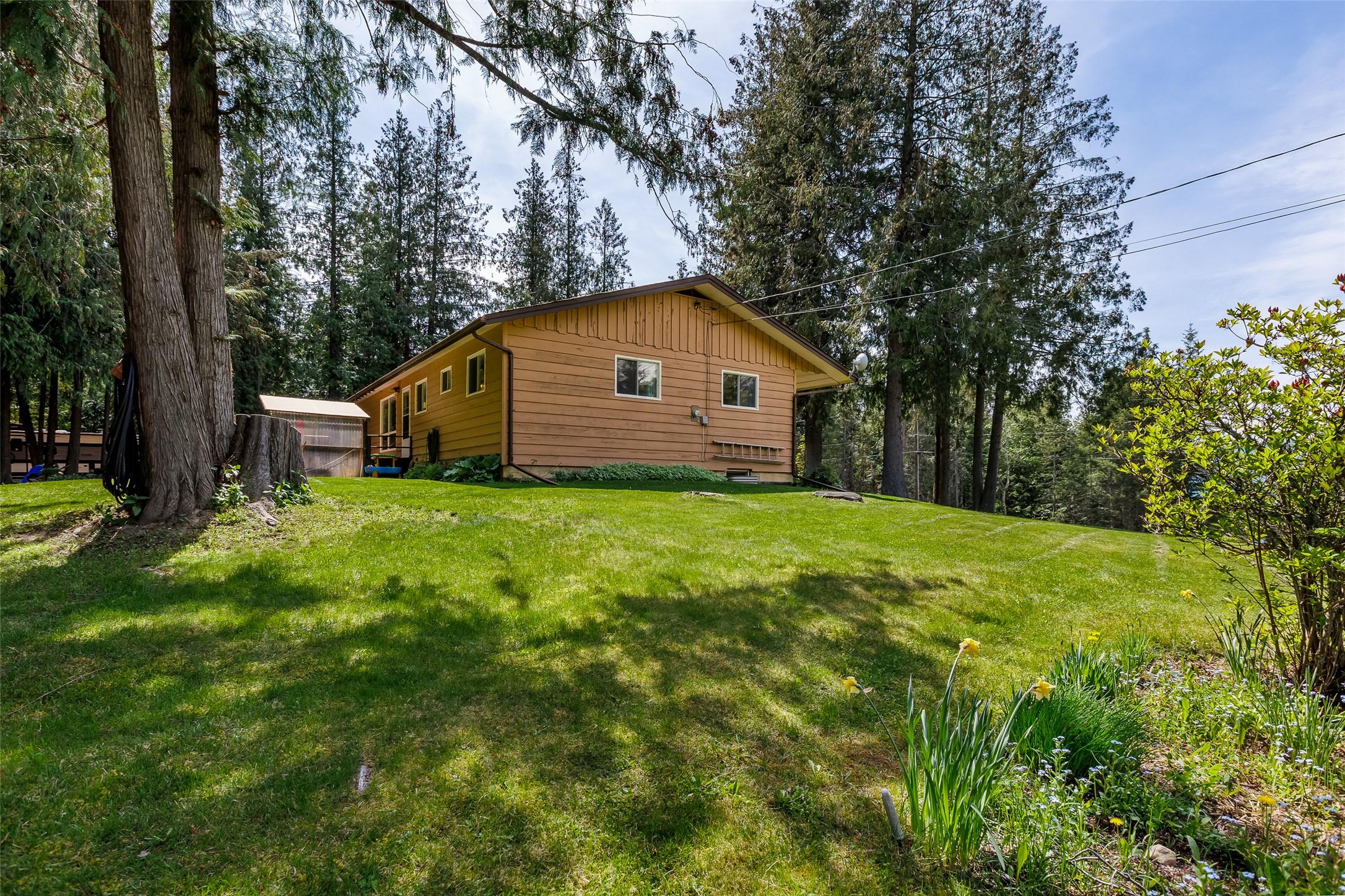 3988 Samuelson Road, Canyon, BC - Outdoor