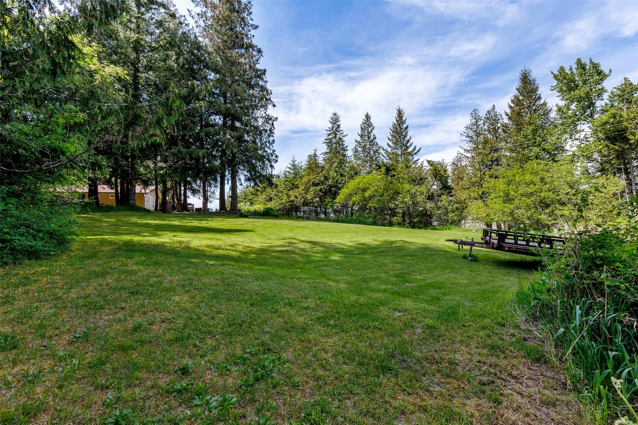 3988 Samuelson Road, Canyon, BC - Outdoor
