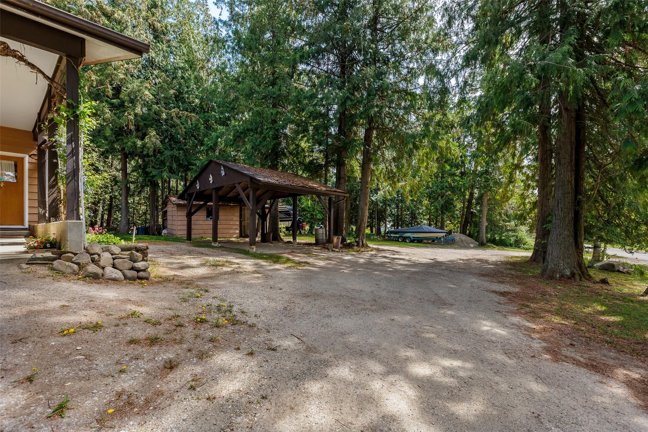 3988 Samuelson Road, Canyon, BC - Outdoor