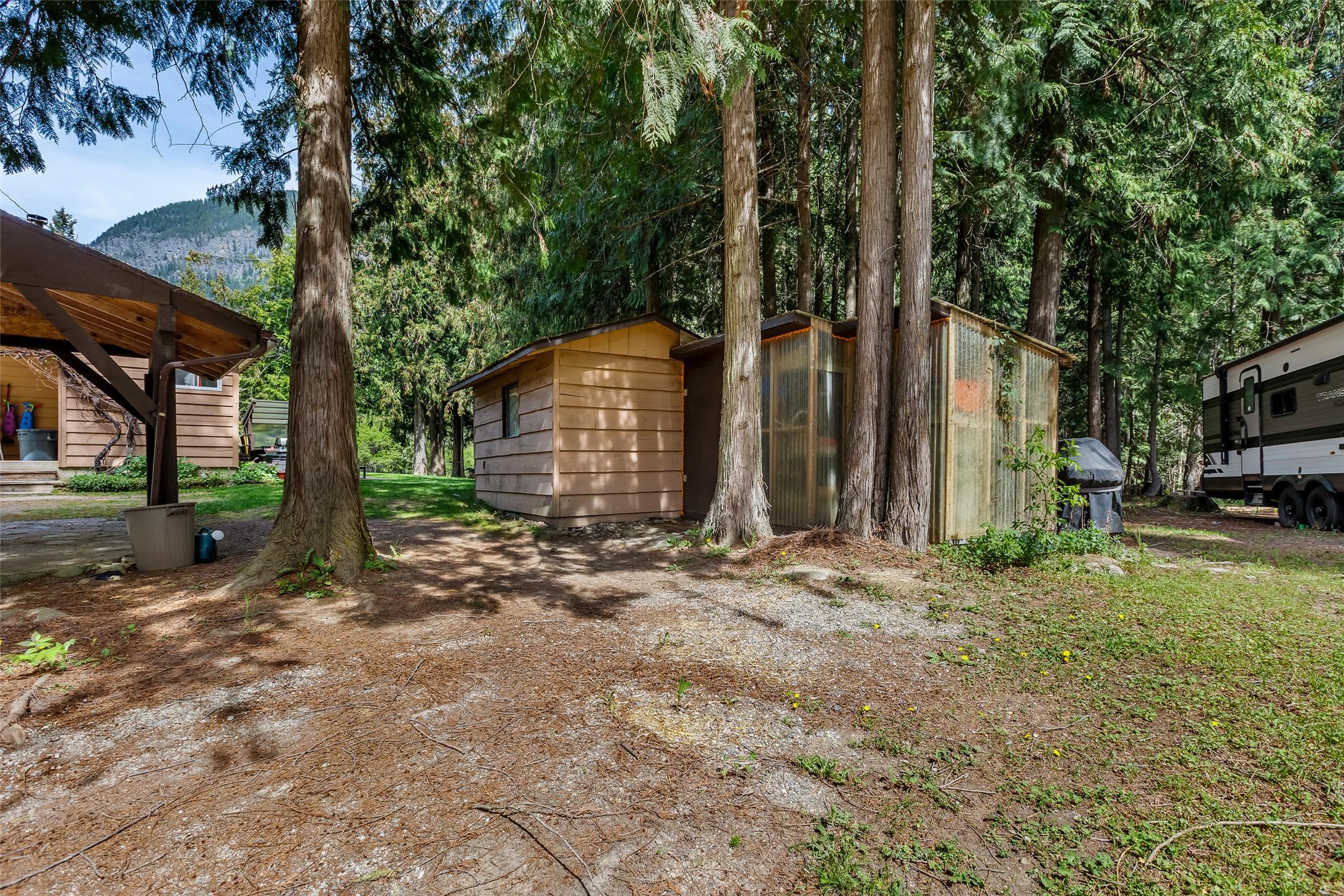 3988 Samuelson Road, Canyon, BC - Outdoor