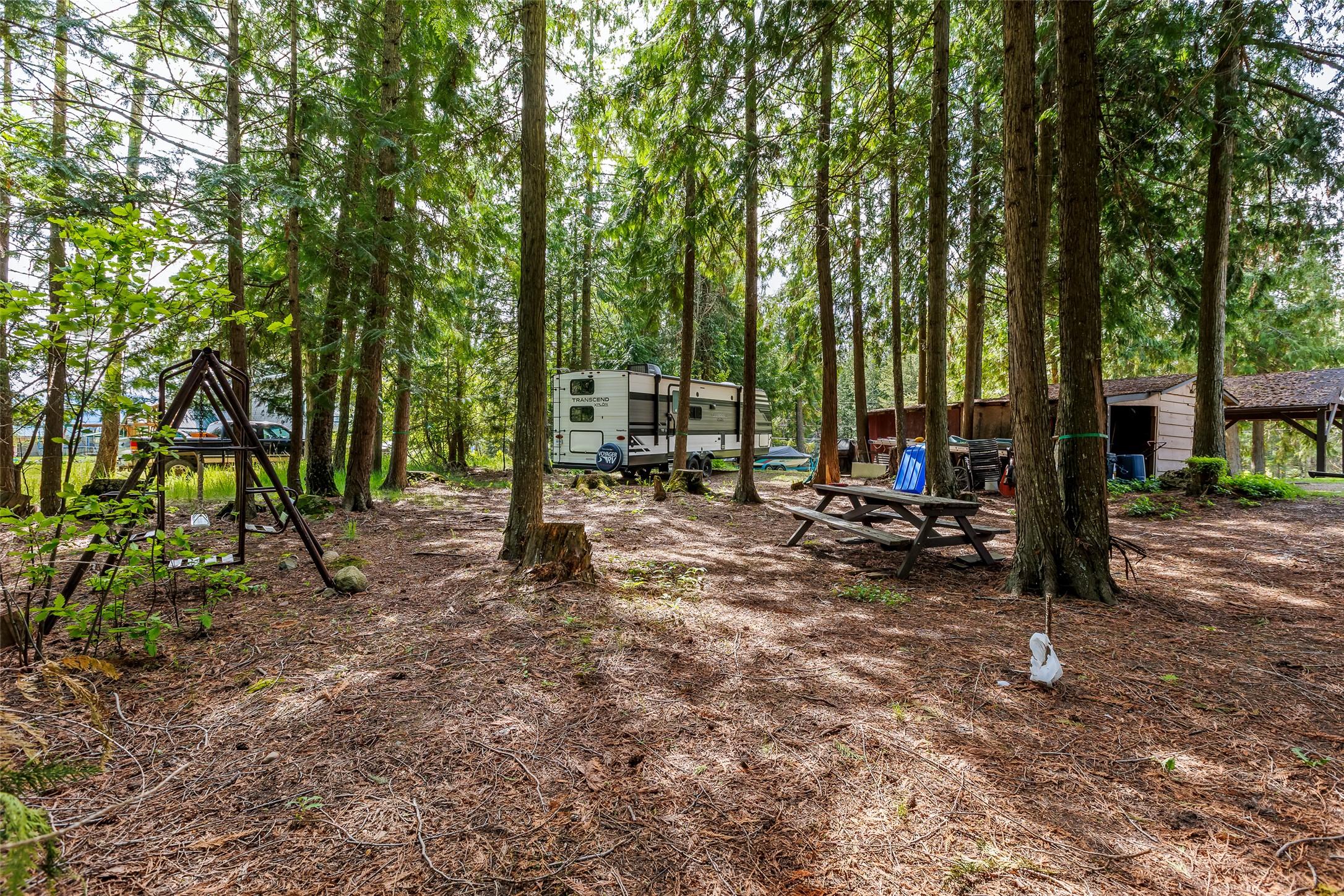 3988 Samuelson Road, Canyon, BC - Outdoor