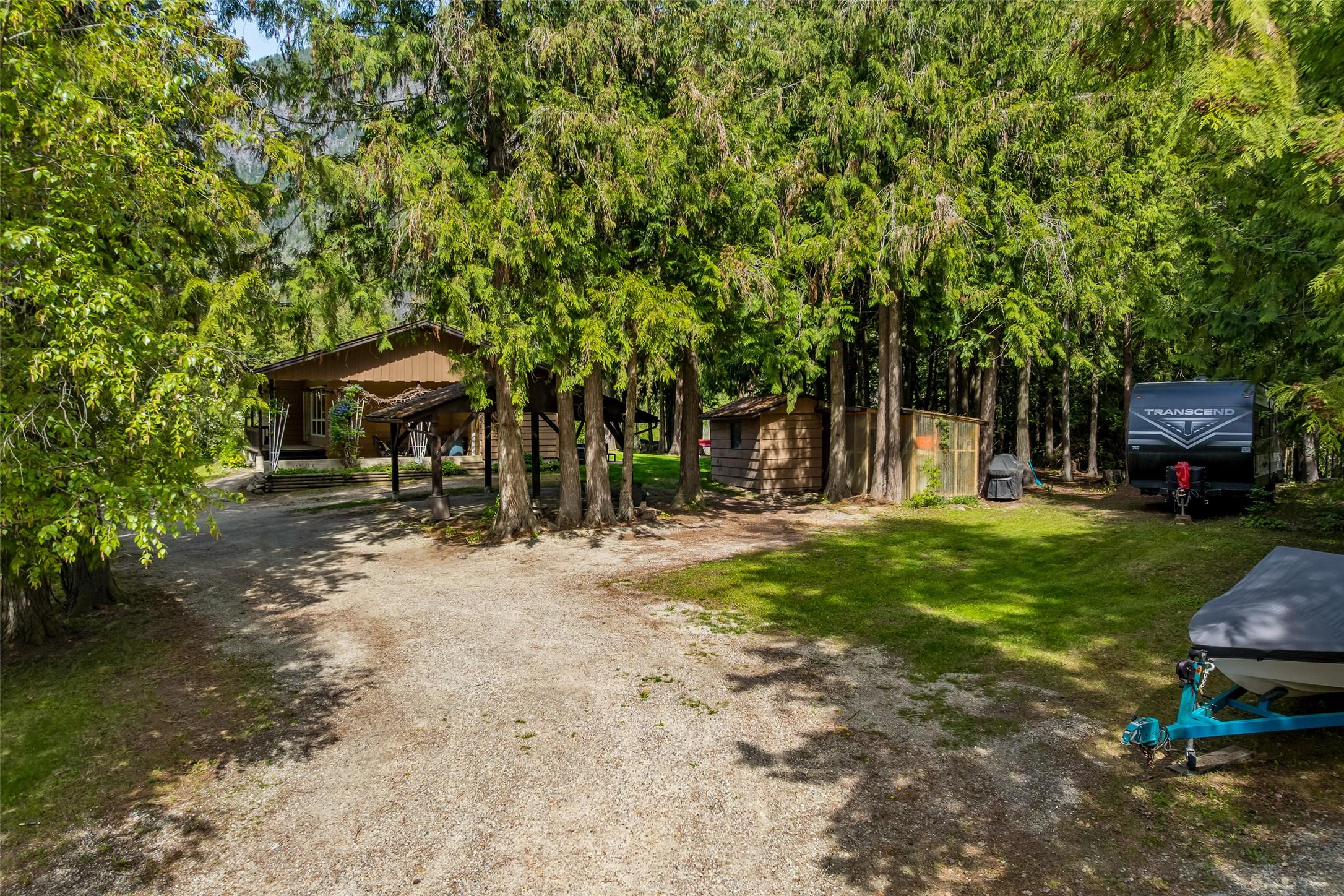 3988 Samuelson Road, Canyon, BC - Outdoor