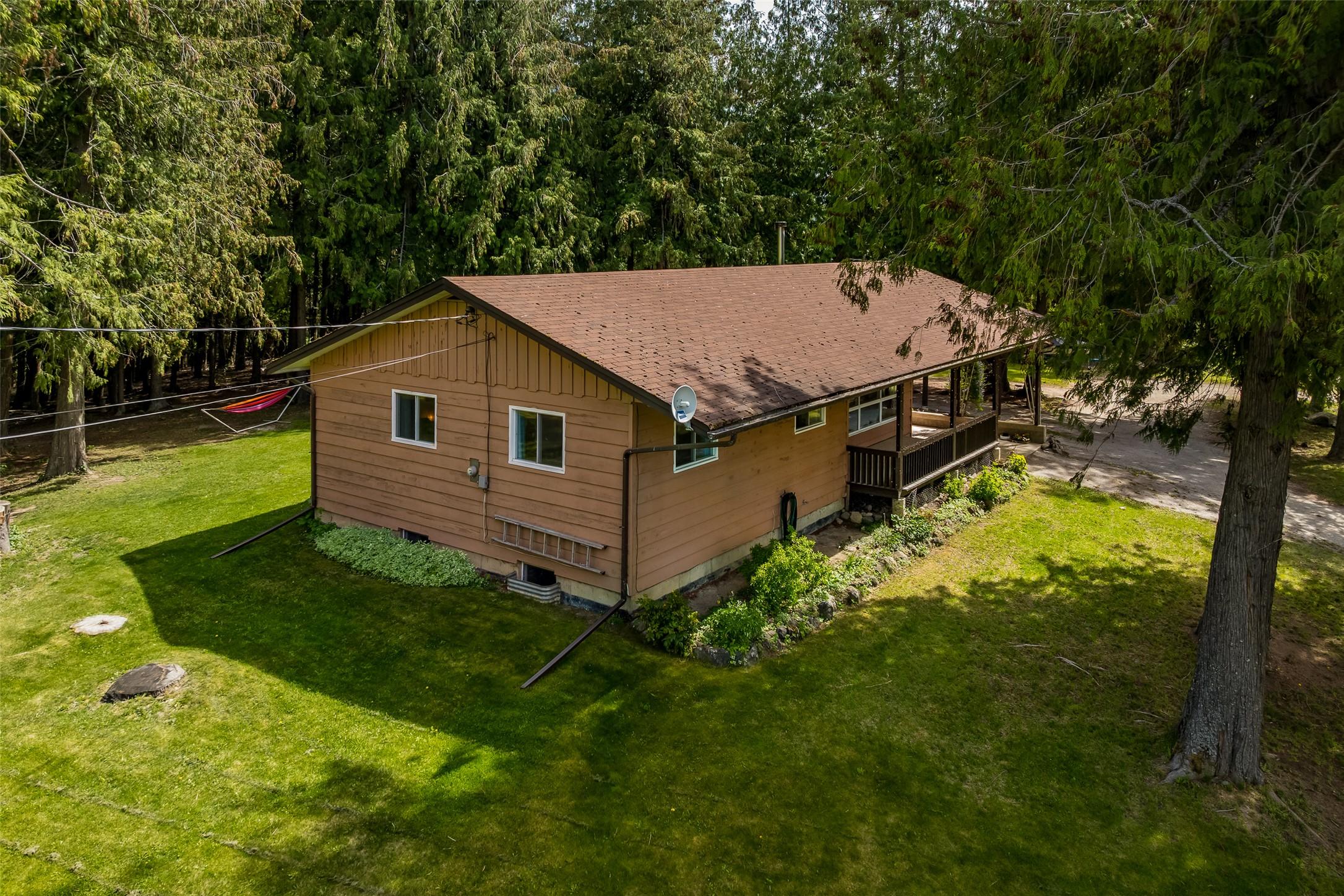 3988 Samuelson Road, Canyon, BC - Outdoor