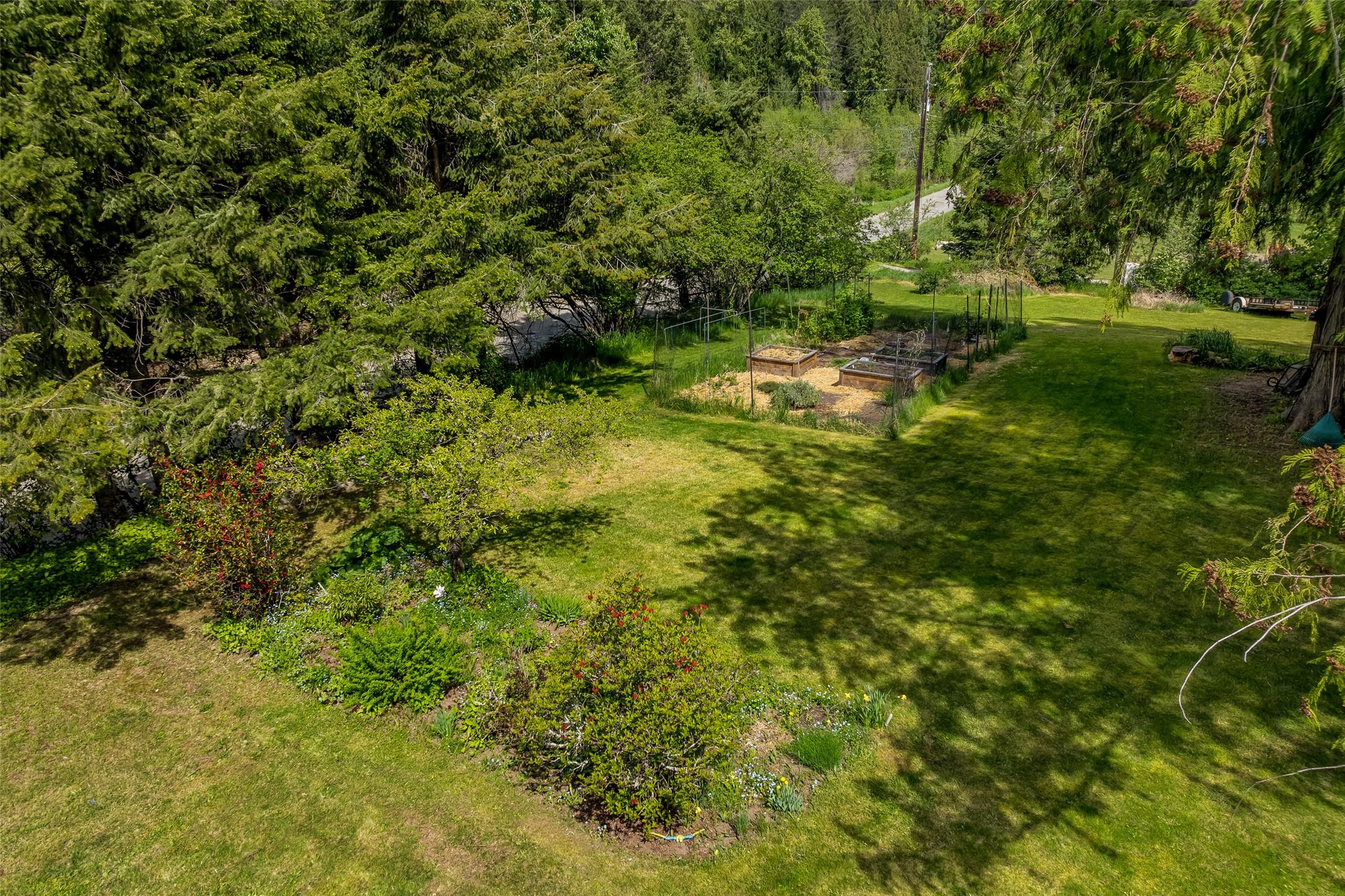 3988 Samuelson Road, Canyon, BC - Outdoor