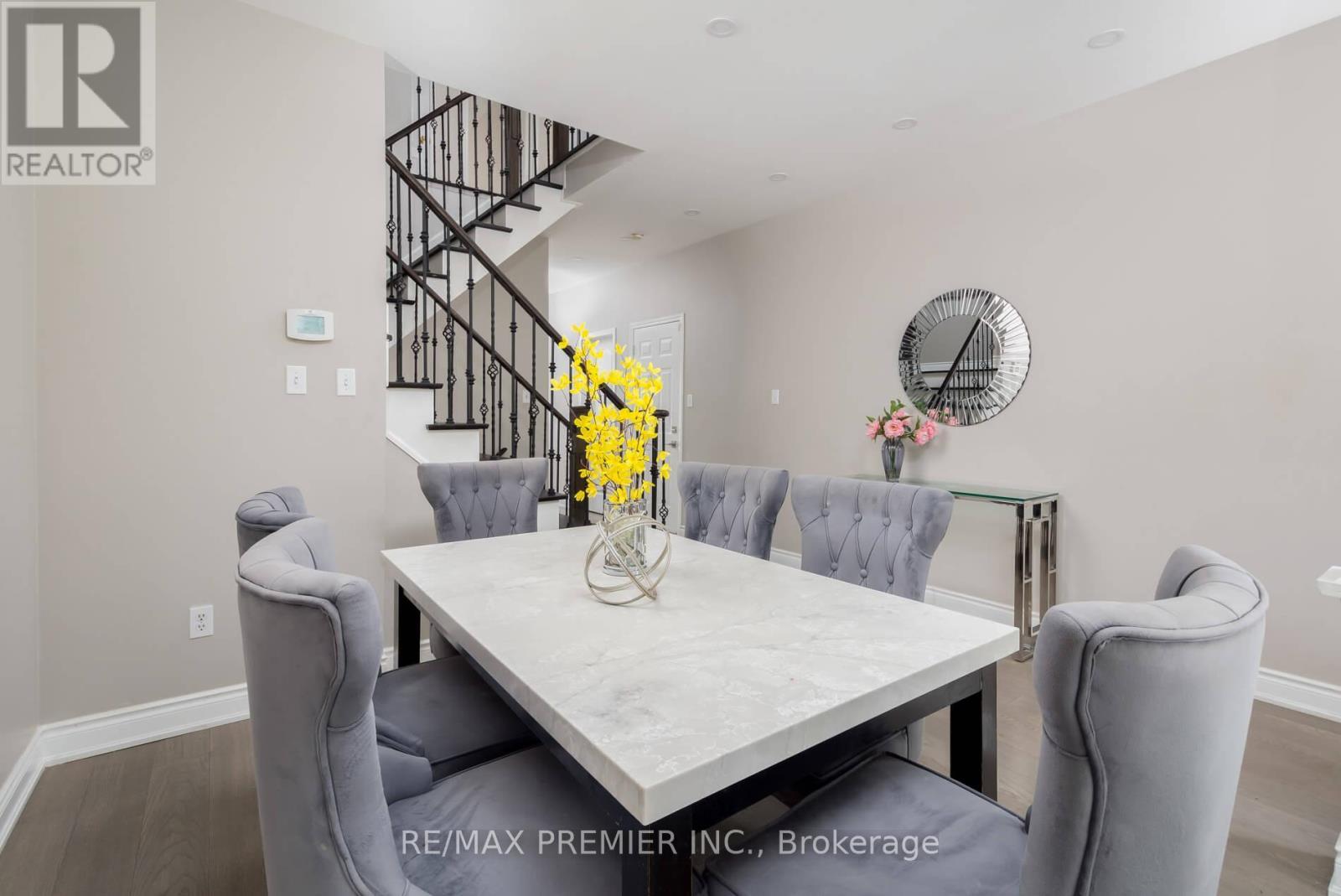 140 Dolce Crescent, Vaughan, ON - Indoor Photo Showing Dining Room